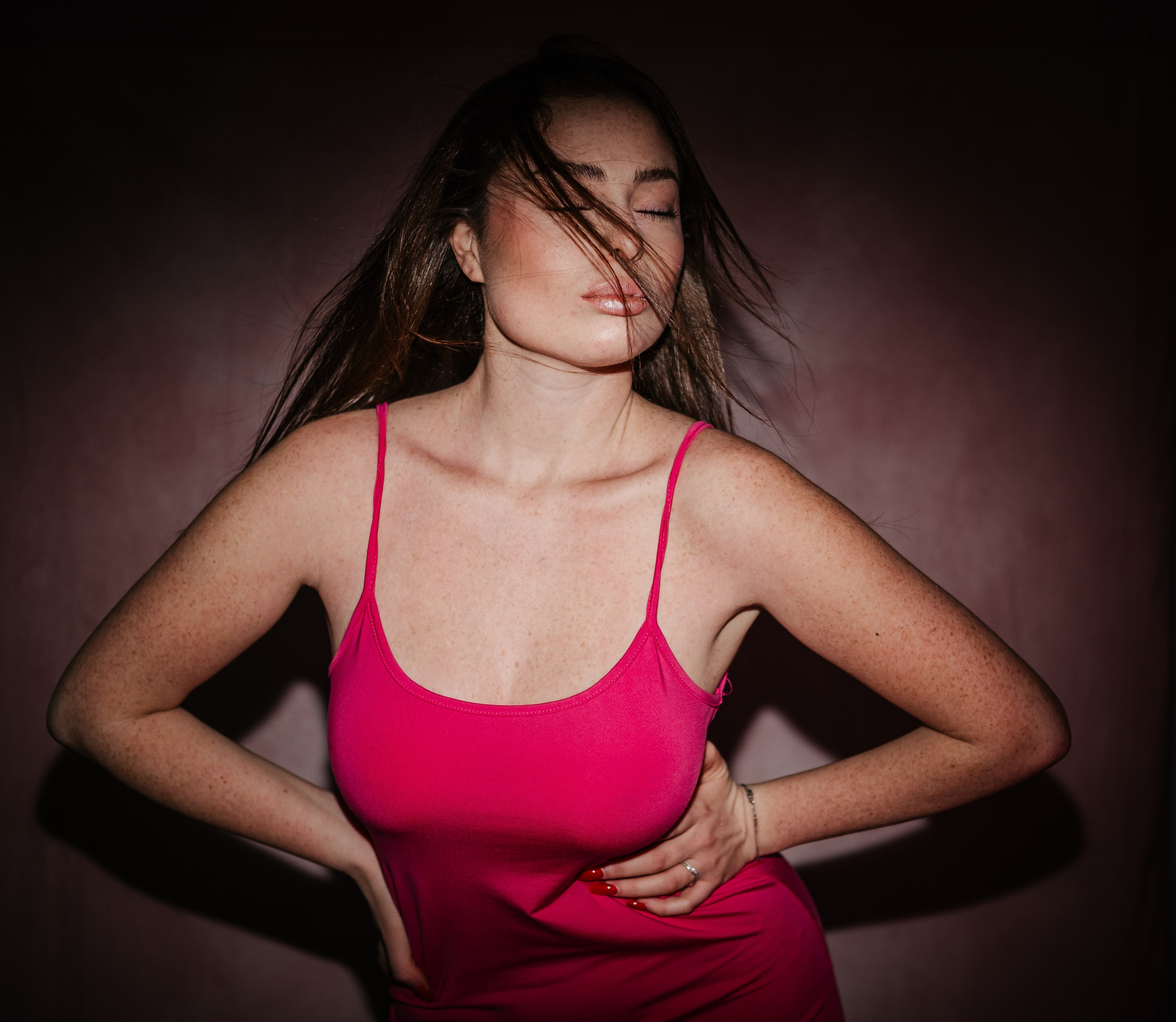 Ritratti Artistici | Esplorazione di Espressioni e Identità. Fotografa maternity, family e business a Pomezia e Roma – Simona Henkel