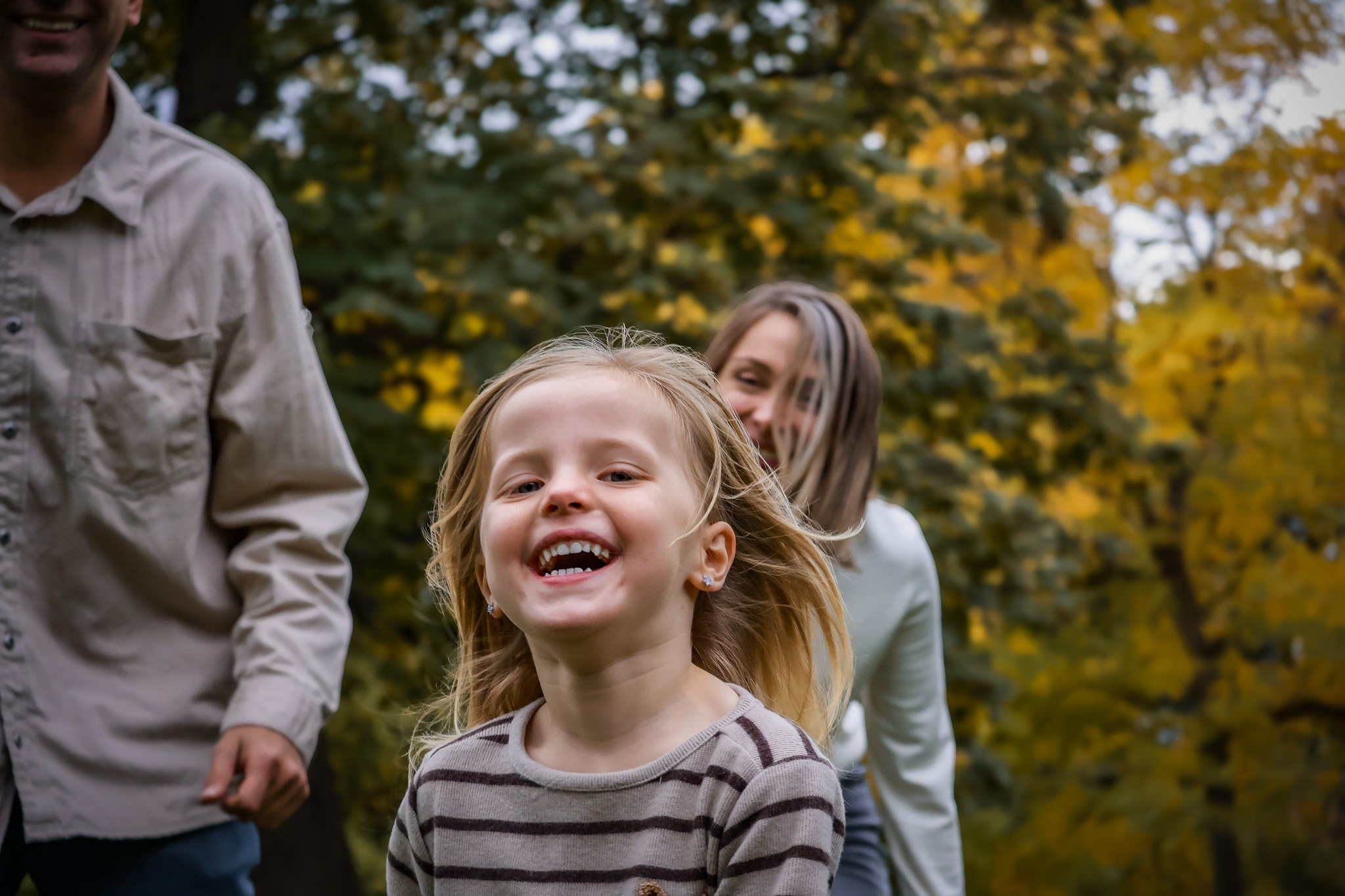 Family in Autumn Light. Portrait, couple and family photography in Vienna, Austria