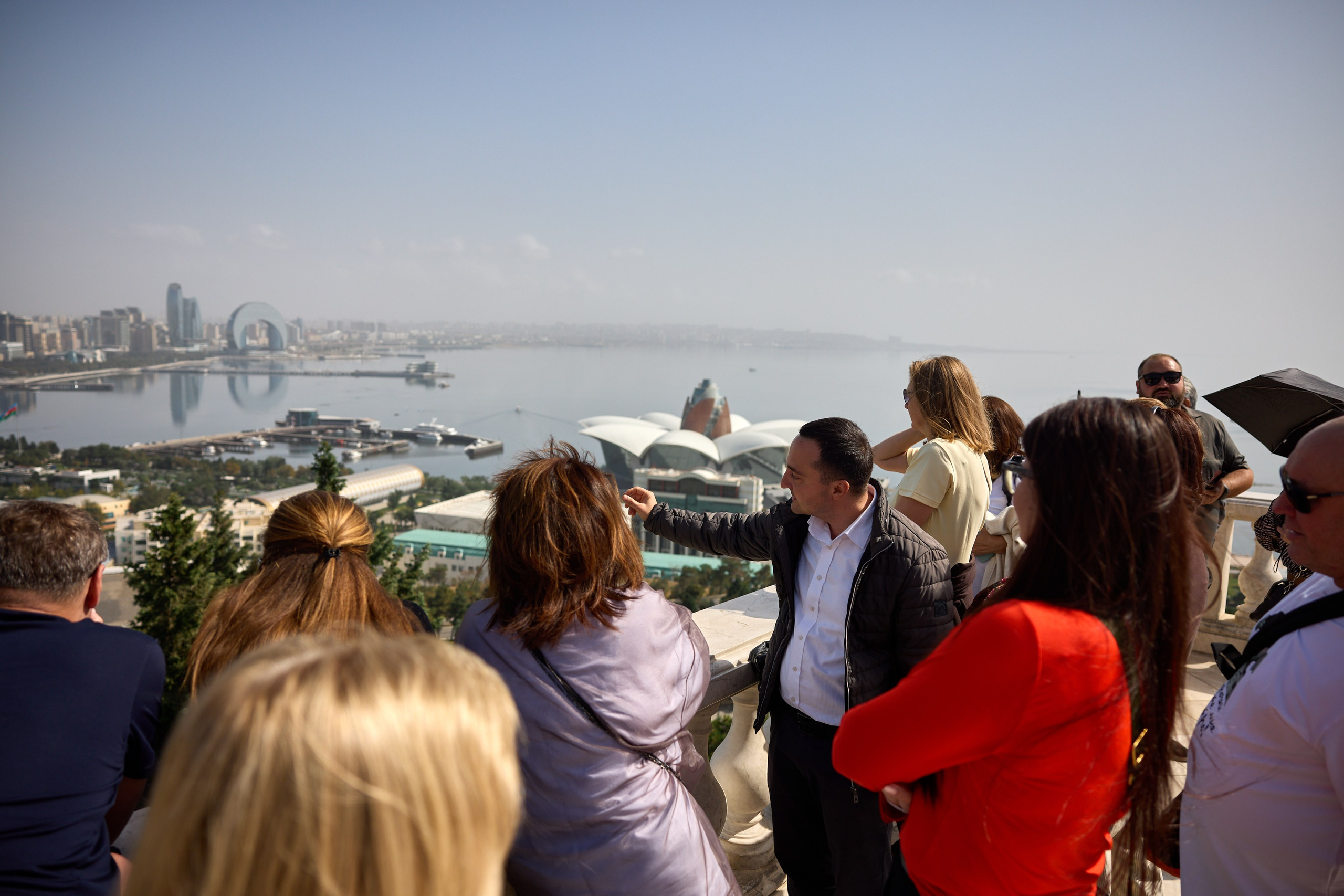 Экскурсия по Баку. День 2. Photographer in Baku Kamran Enceladus