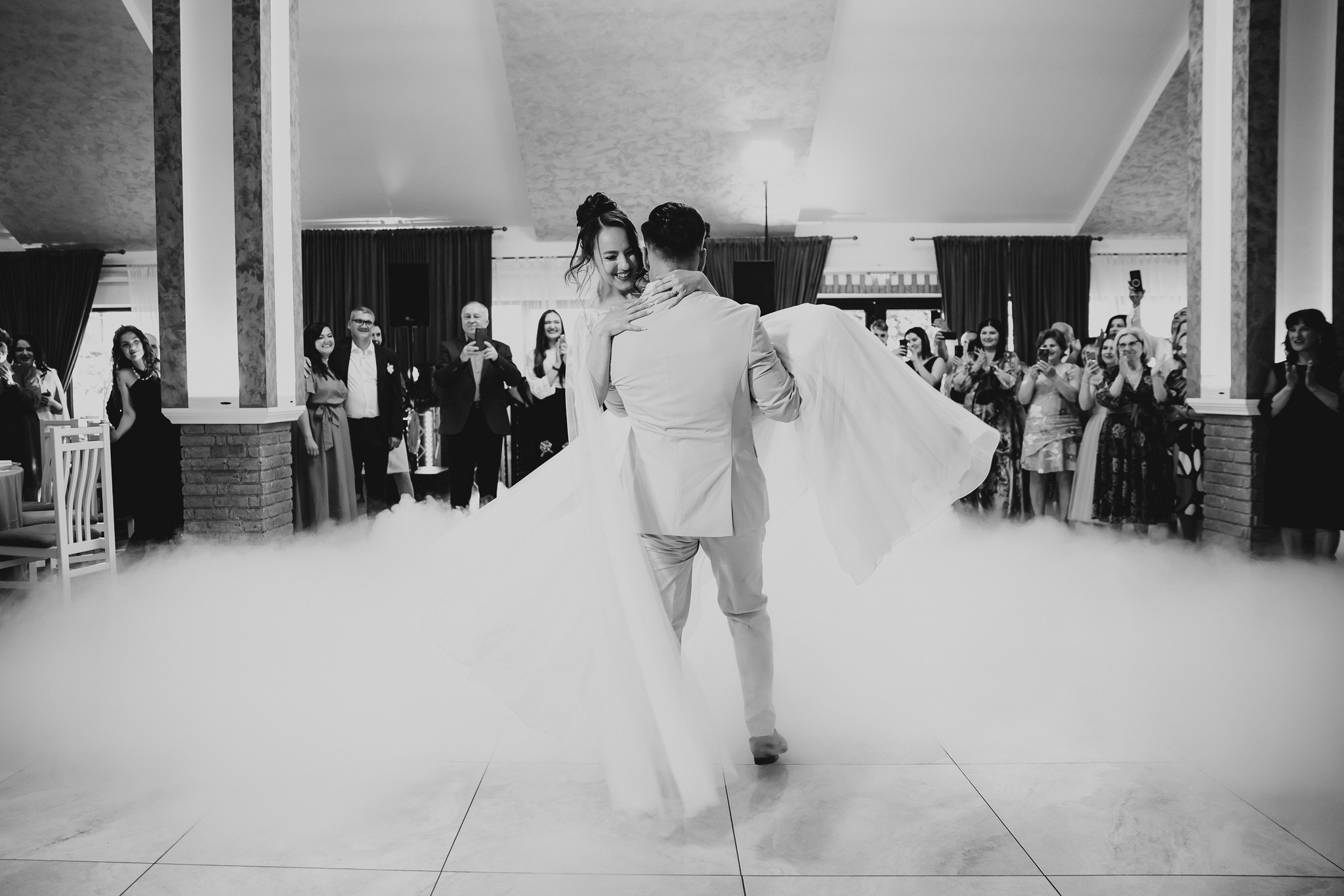 Ioana & Ionuț | Nuntă de poveste la Păstrăvăria Poiana din Mălini județul Suceava. Servicii foto-video profesionale, pentru momente de neuitat