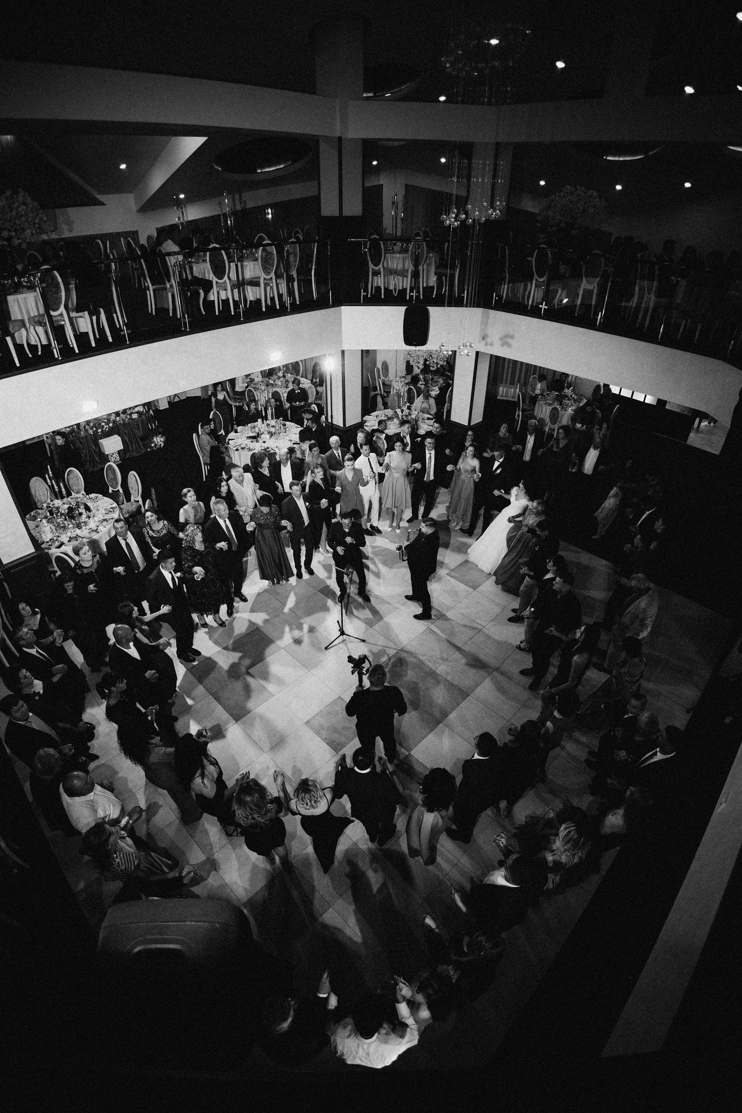 Loredana & Emilian – Ziua Nunții | Videografie - fotografie Botez Suceava, Iași, Botoșani. Servicii foto-video profesionale, pentru momente de neuitat