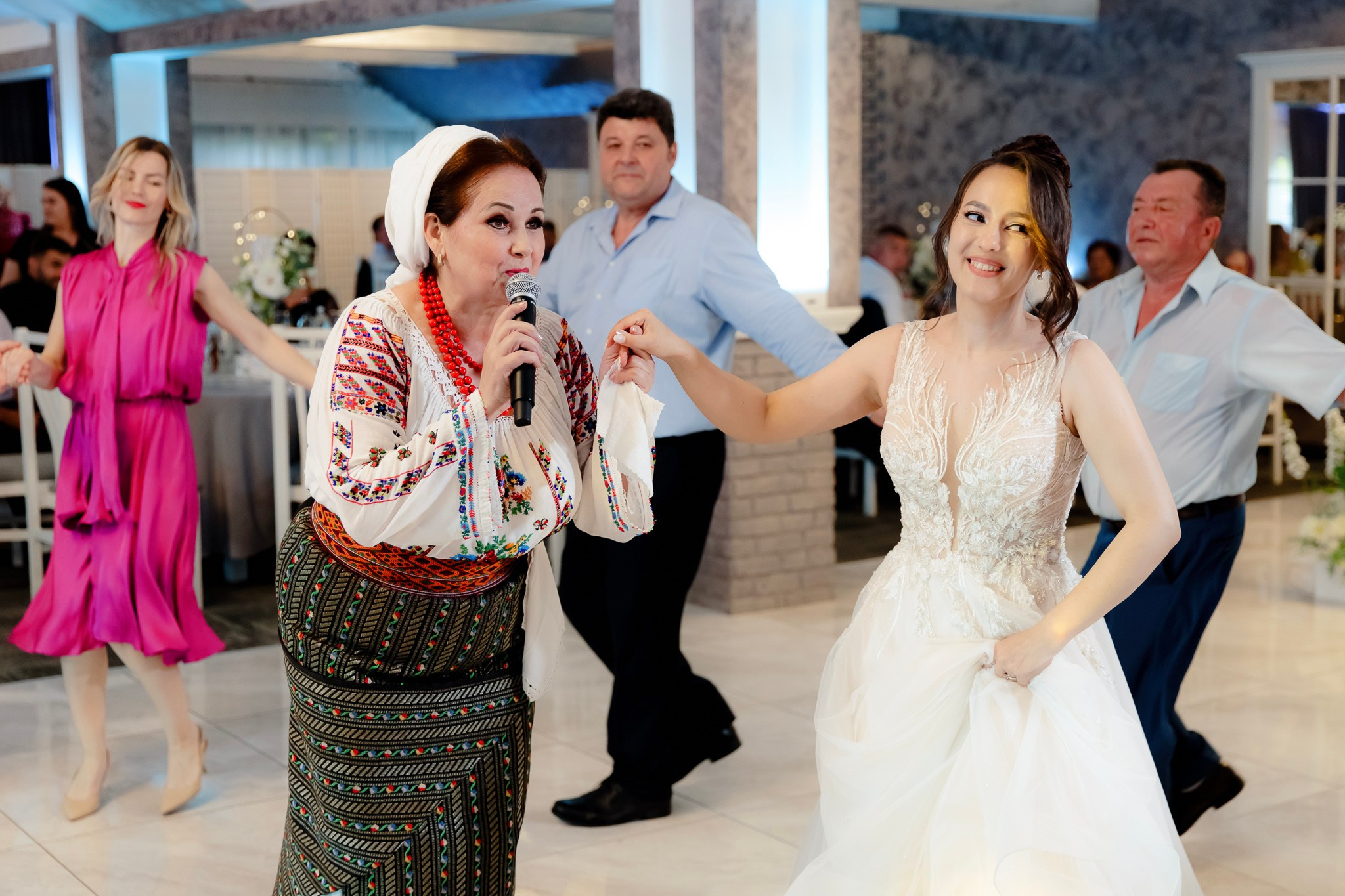 Ioana & Ionuț | Nuntă de poveste la Păstrăvăria Poiana din Mălini județul Suceava. Servicii foto-video profesionale, pentru momente de neuitat