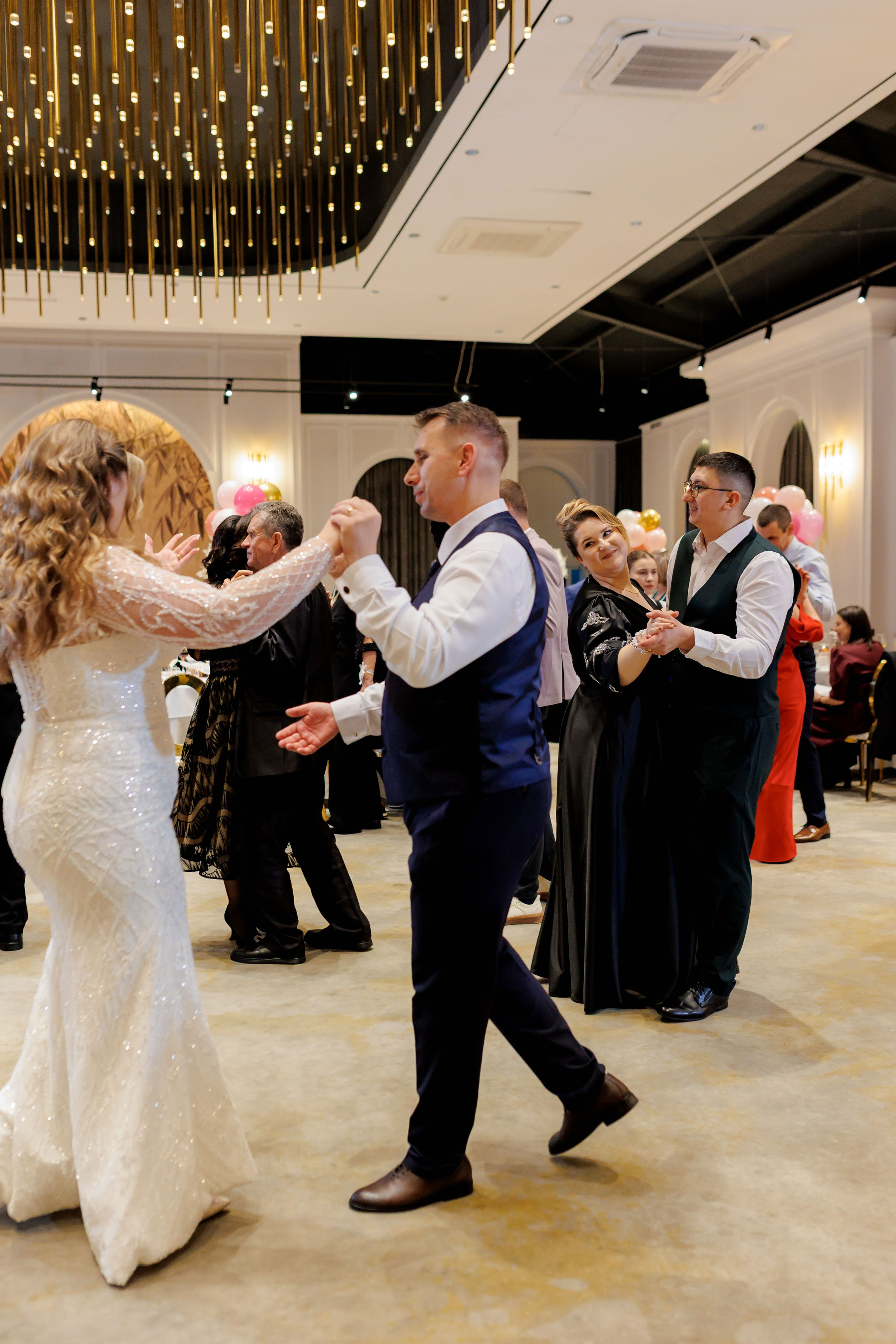 Povestea voastră, regizată de noi |Cristi Turculet Videograf Nuntă Suceava | wedding highlight. Servicii foto-video profesionale, pentru momente de neuitat