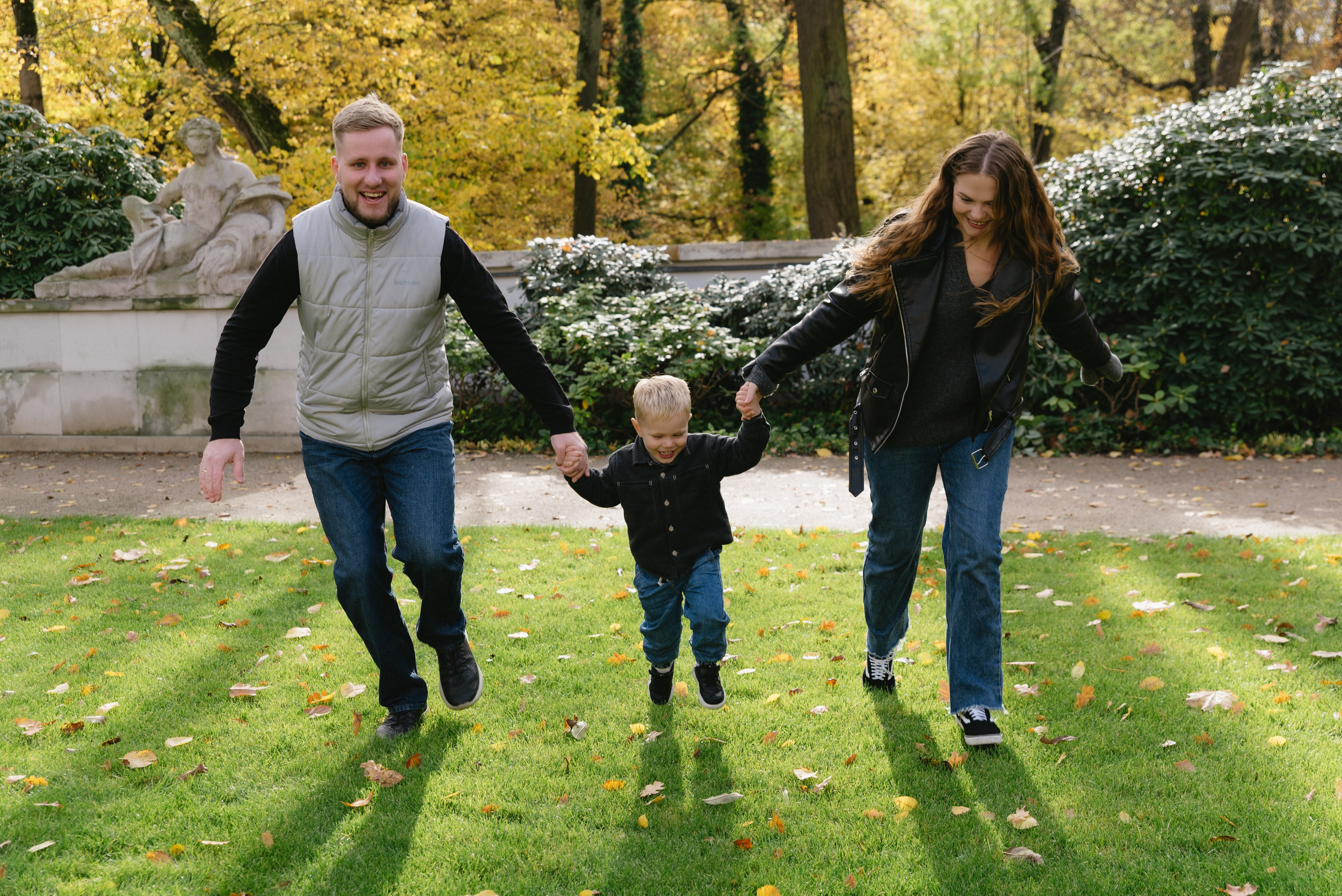 Sesja rodzinna Hanna, Vlad & Matvei. Eugene Save – Fotograf Ślubny i Rodzinny | Warszawa i Cała Polska