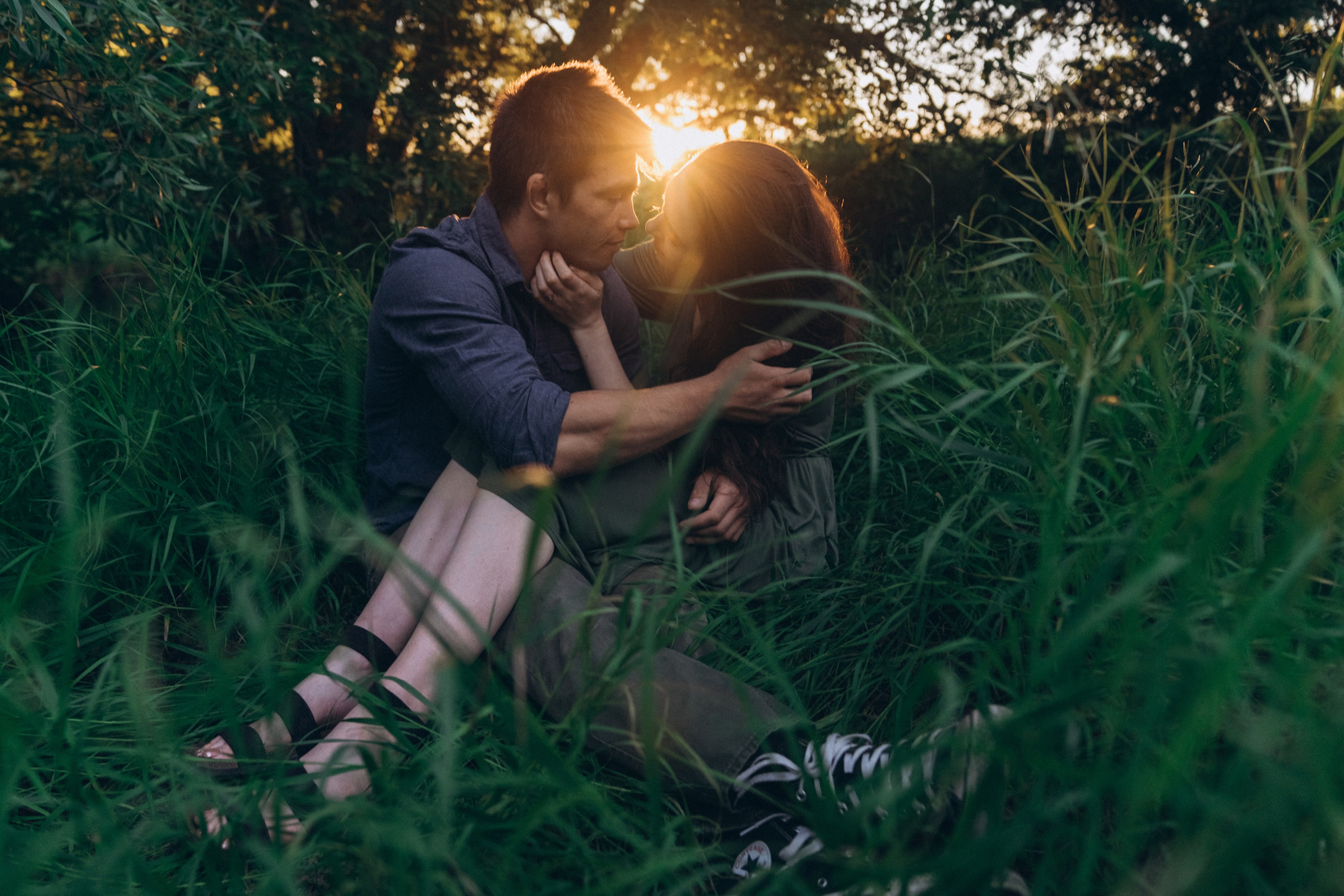 Jesslyn and Aaron love story. Photographer Viktoriia Skavronskaya