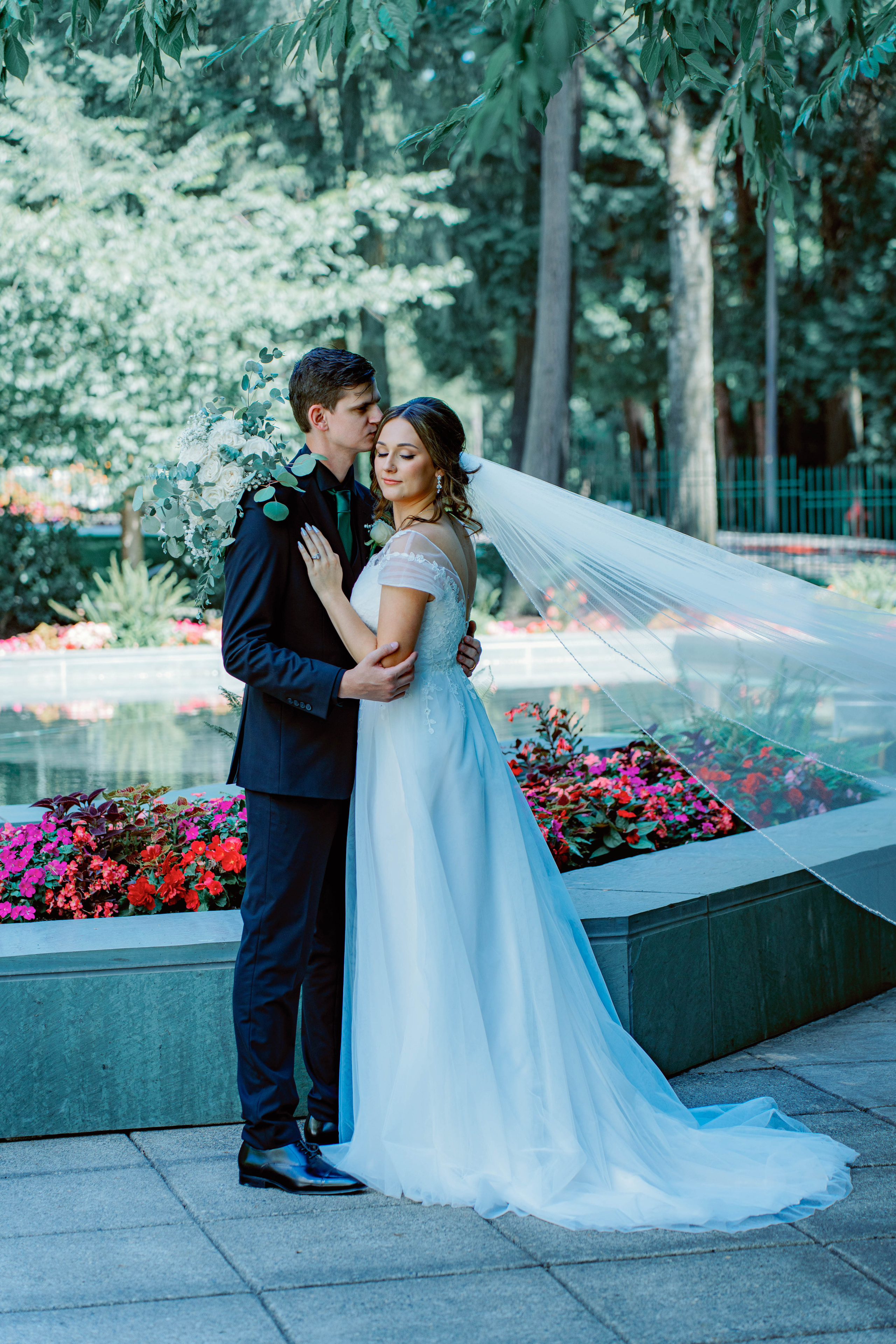 A Portland Promise: Alina & Daniel’s Family Affair. Michael Pixel Photography | You’re a Star