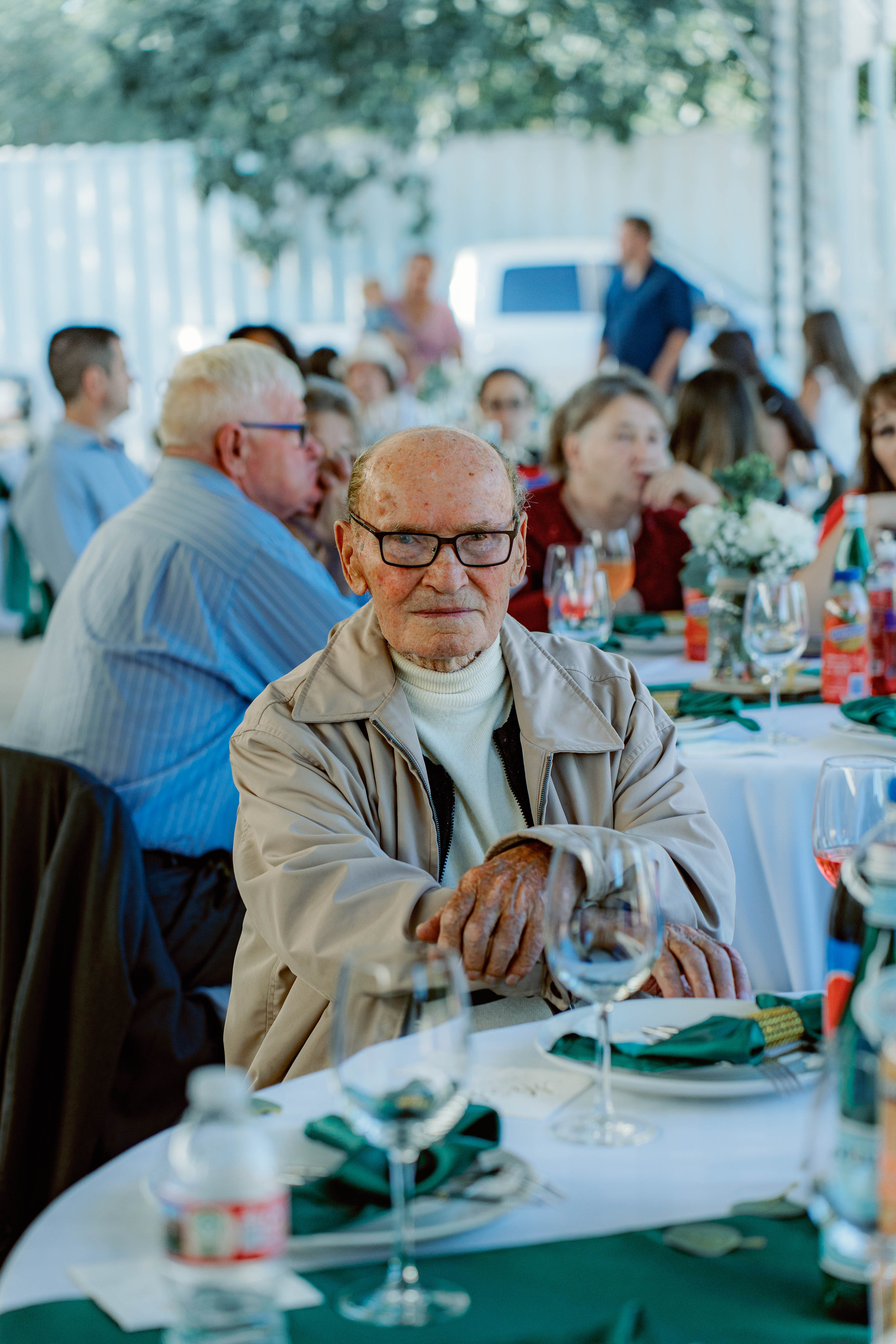 A Portland Promise: Alina & Daniel’s Family Affair. Michael Pixel Photography | You’re a Star