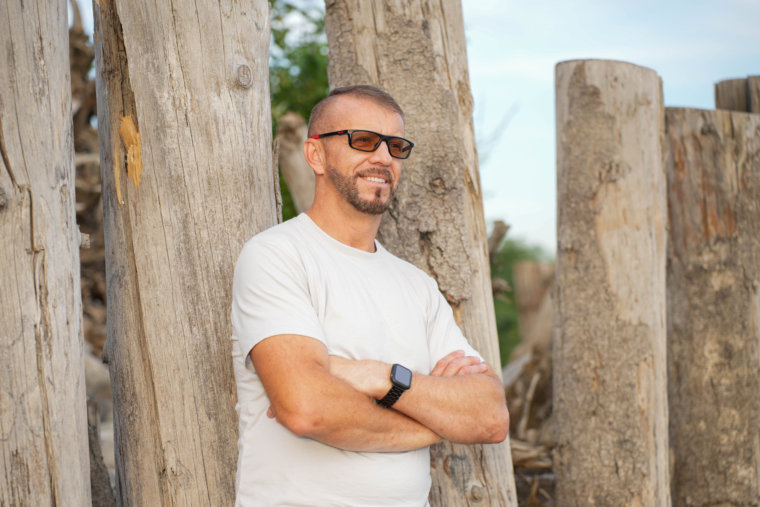 Capturing Love’s Embrace: A Sunset Affair by the Columbia River. Michael Pixel Photography | You’re a Star