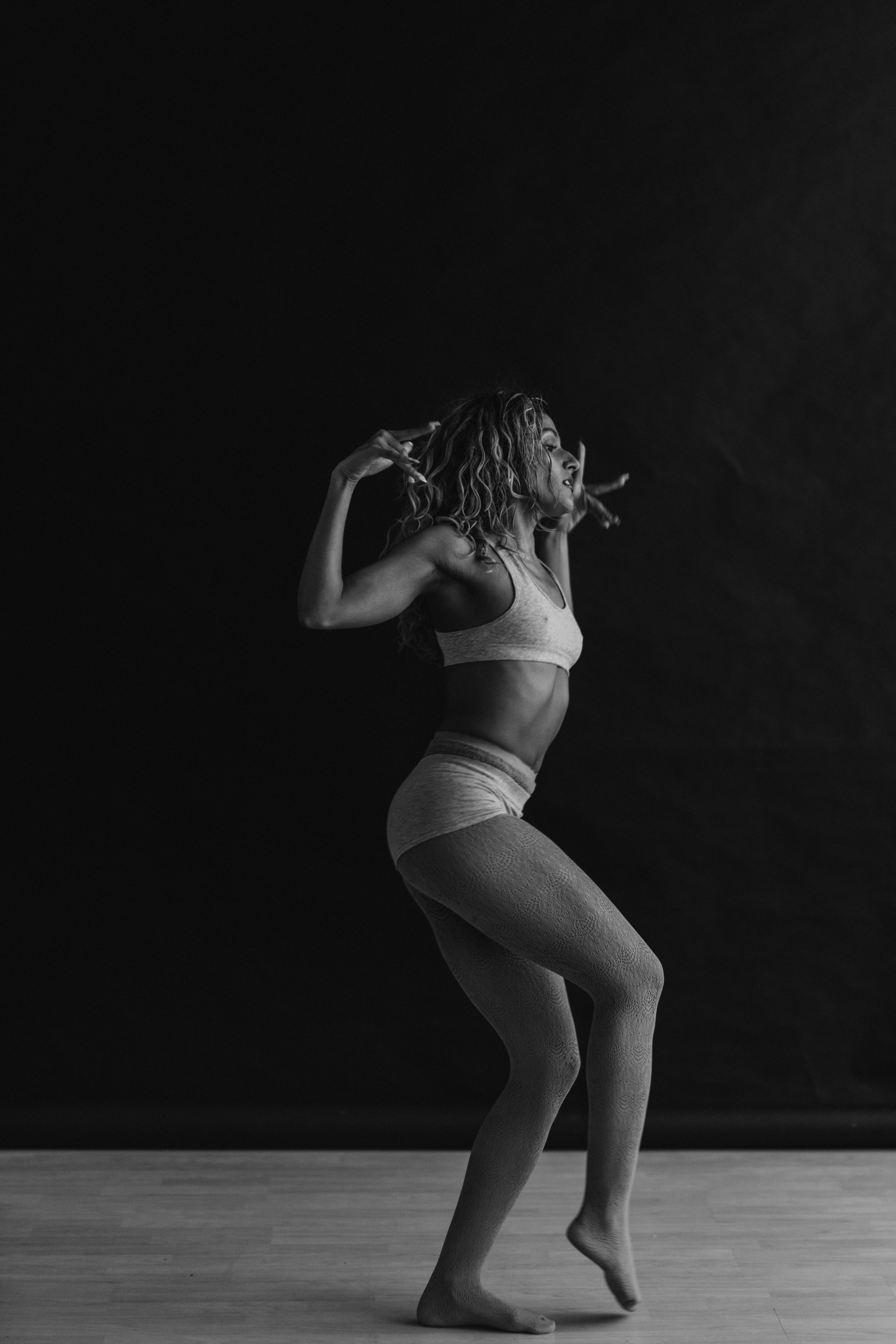 DANCERS. Victoria Olonen – Cinematic Portrait Artist | Helsinki & Europe
