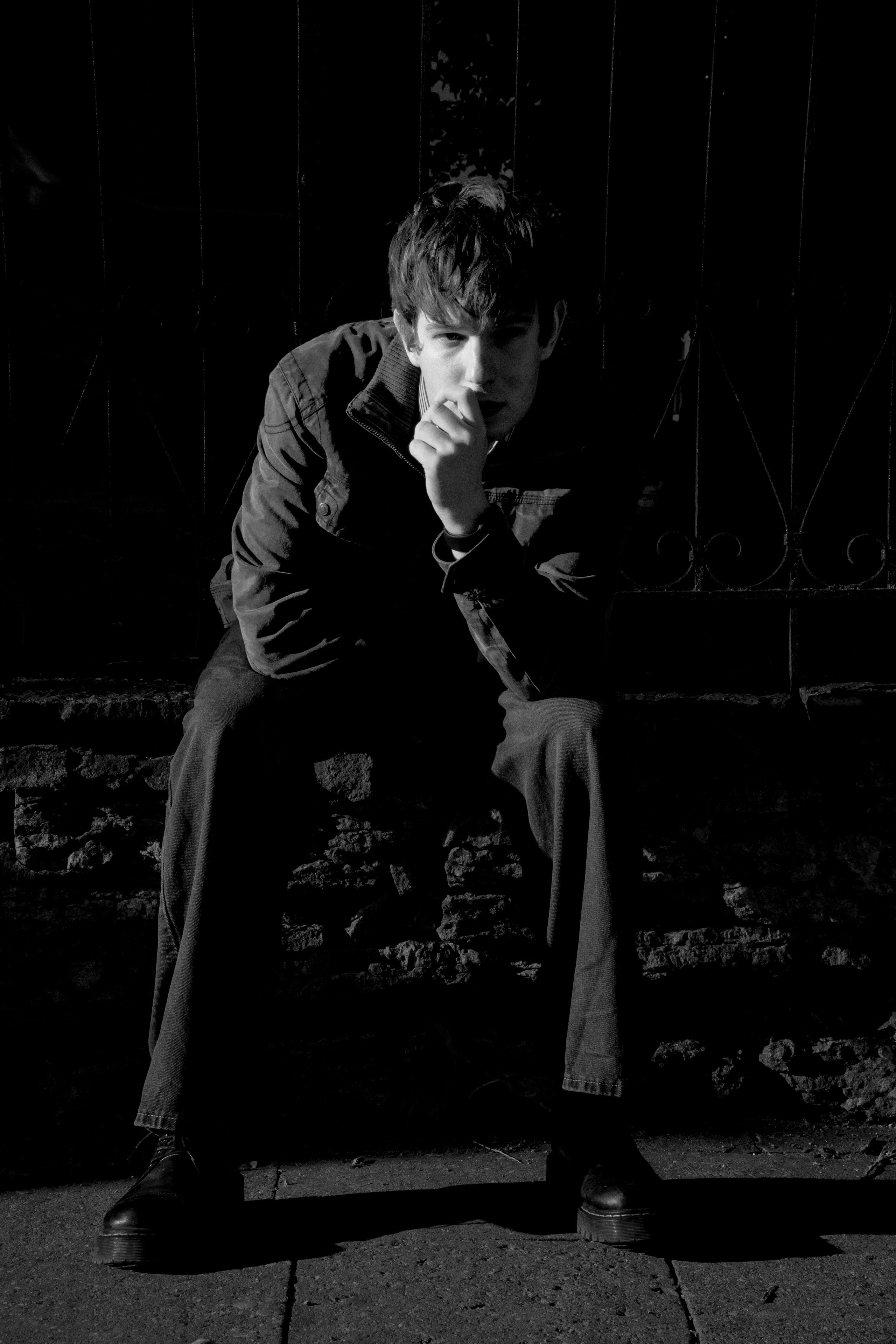 Kaamera ühel või teisel küljel. Meeste ja naiste fotograaf Tallinnas Anna Sipari