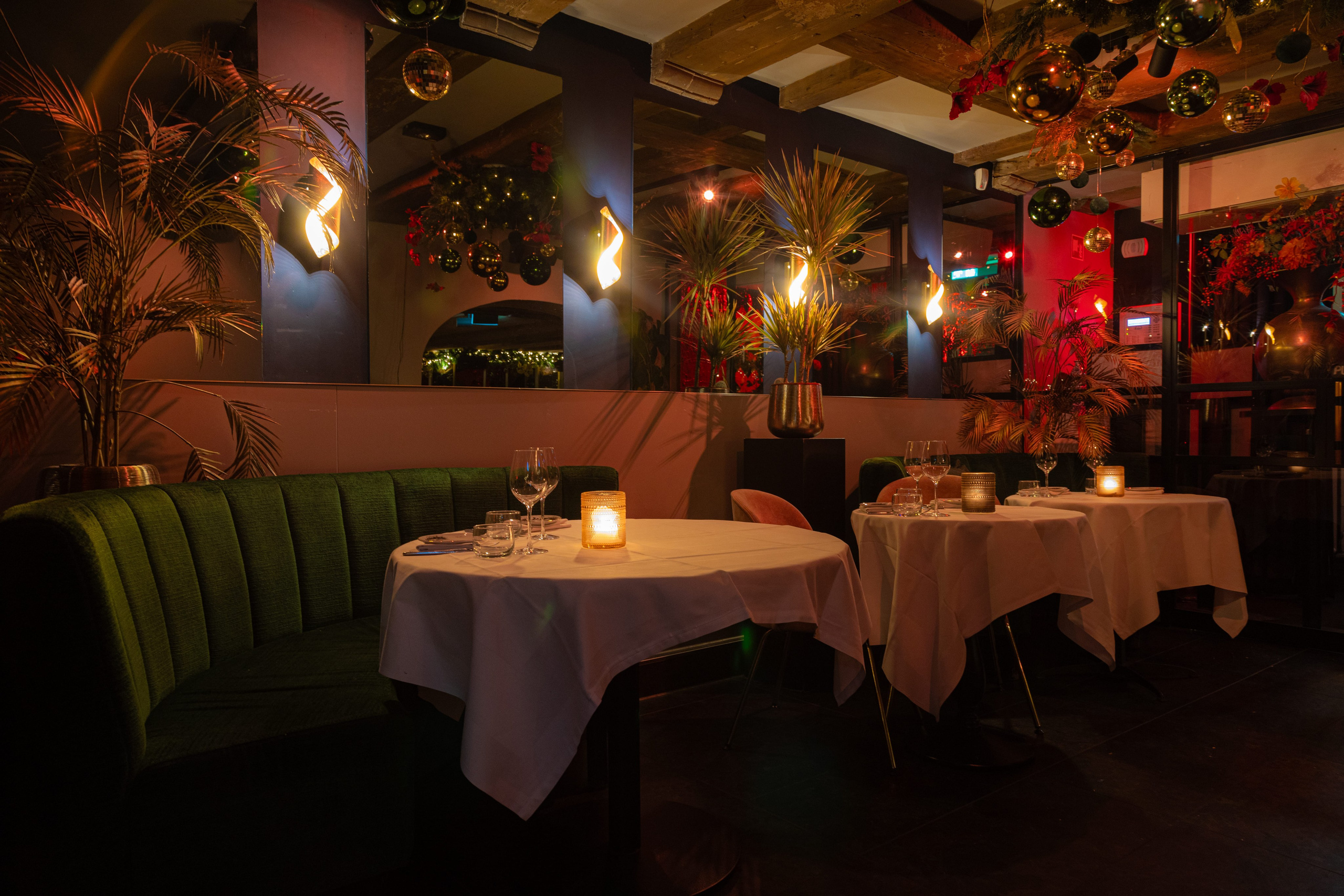 SATCHMO RESTAURANT AMSTERDAM. Lero Photographer and a set designer|individual custom portrait and advertising photography in Zutphen