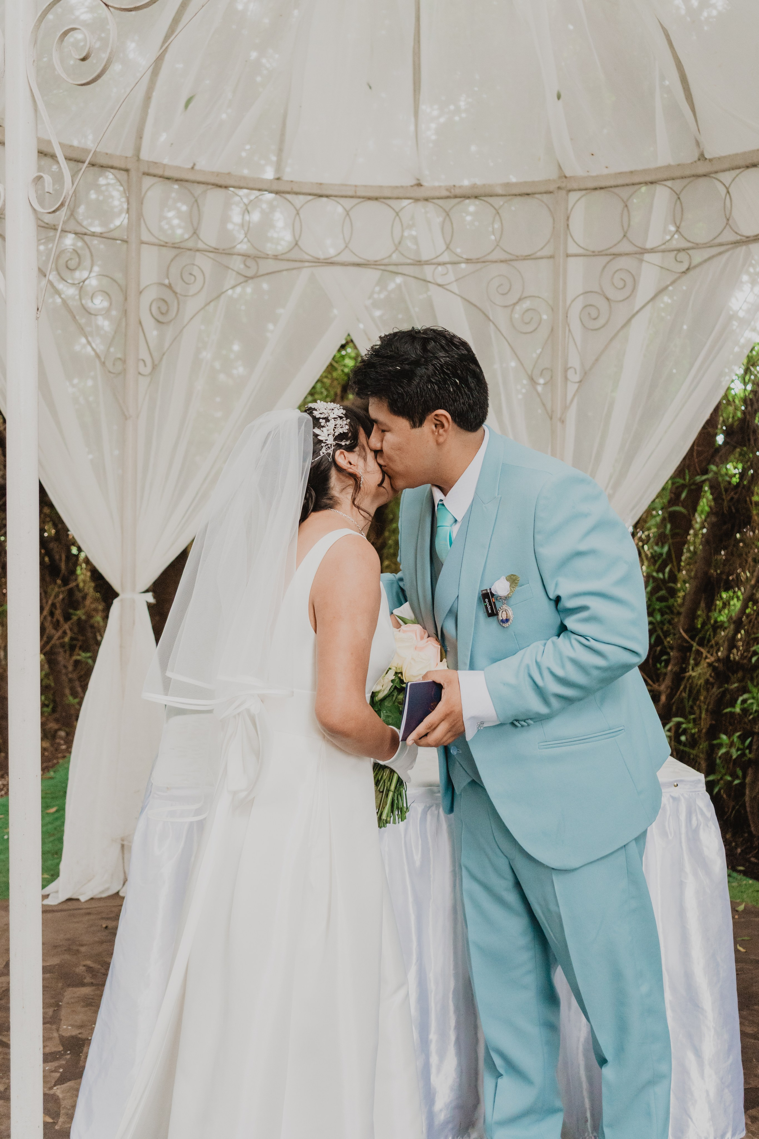 STEISY + EMMANUEL | BODA RELIGIOSA. Studio KVTA | Fotografía y Video de Bodas en Arequipa