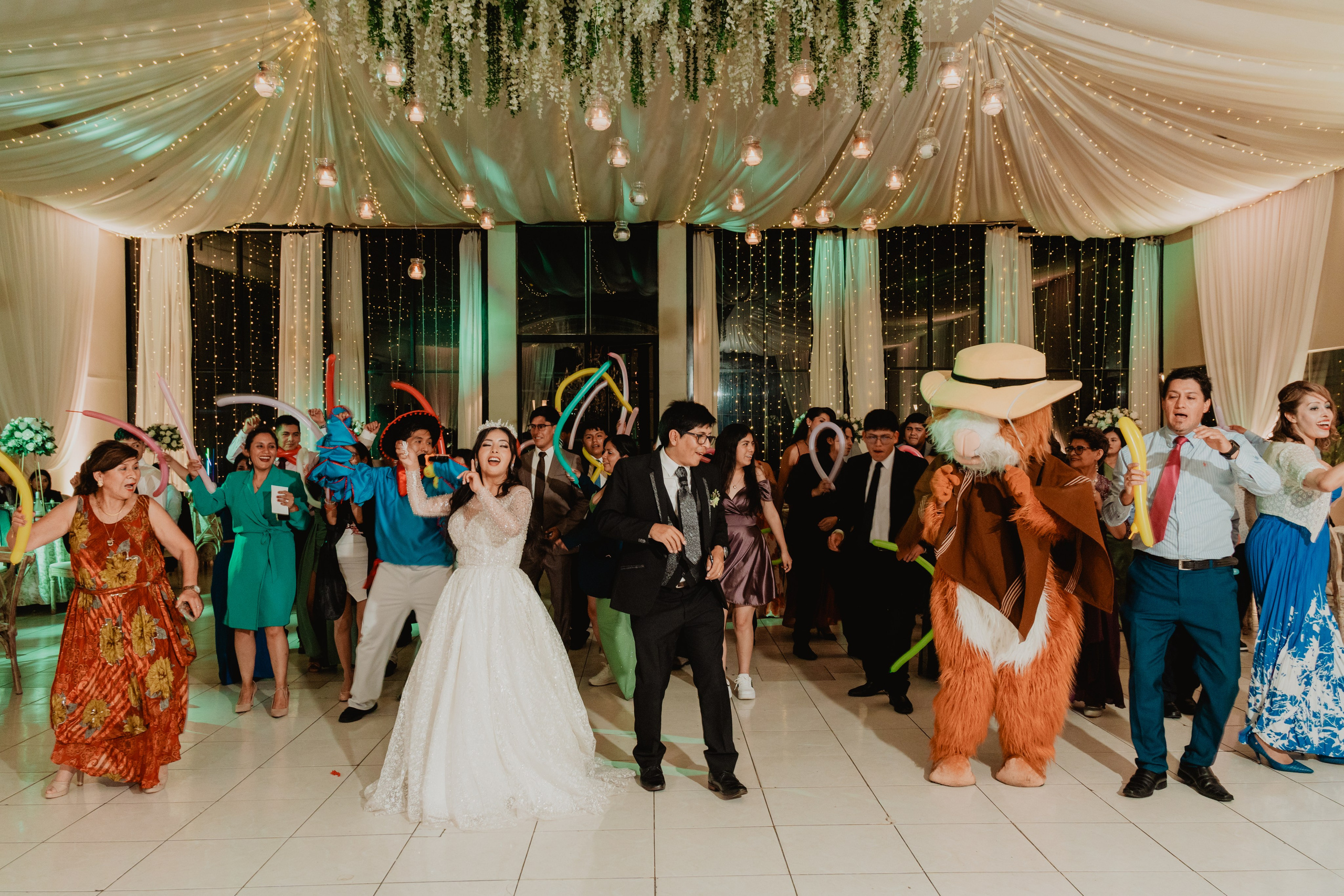 FERNANDO + MARIBEL | BODA RELIGIOSA. Studio KVTA | Fotografía y Video de Bodas en Arequipa
