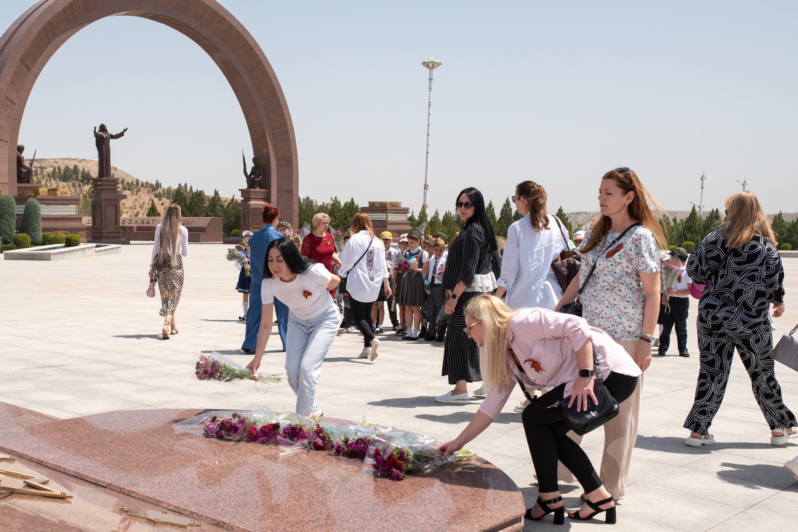 Вечный огонь 2"А» класс. Ваш фотограф в Ашхабаде Гамлет Осипов
