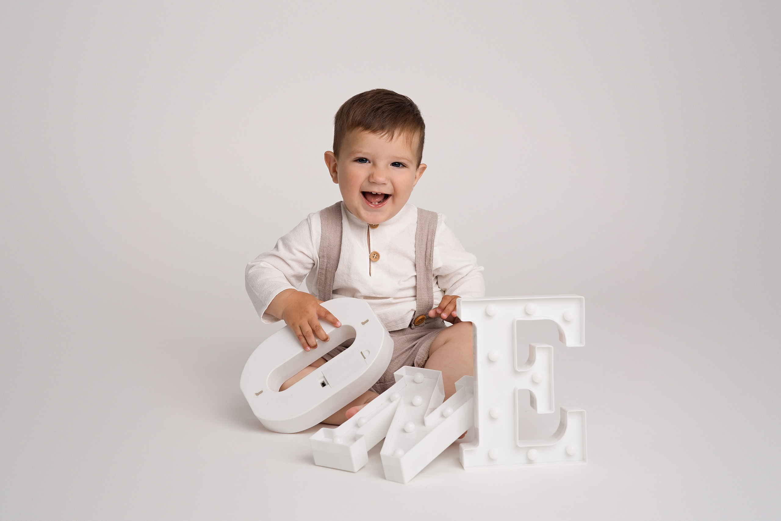 Smash the cake. Fotograf maternitate, nou-născuți și familie în Cluj-Napoca | Roxana Rusu