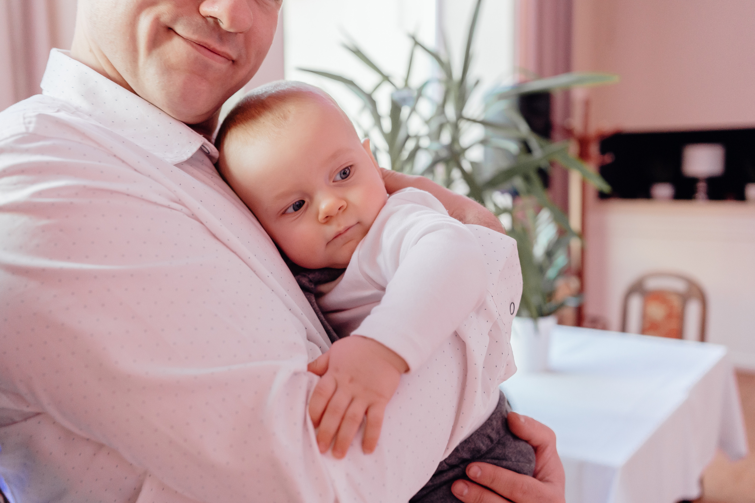 Wyjątkowy dzień dla Szymona - Chrzest święty w Łodzi. Fotograf Łódź - sesja ciążowa, noworodkowa, dziecięca. Studio w Łodzi