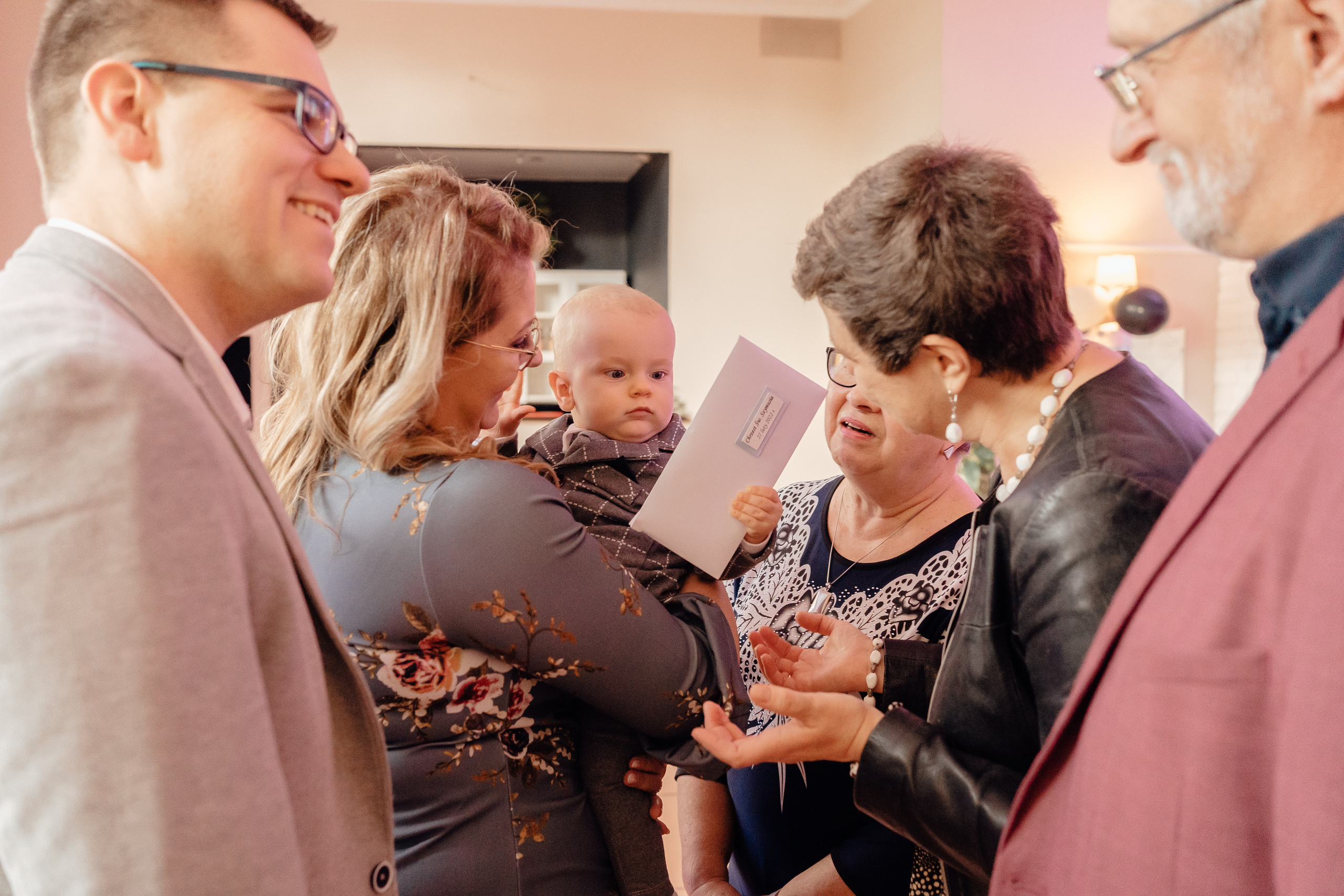 Wyjątkowy dzień dla Szymona - Chrzest święty w Łodzi. Fotograf Łódź - sesja ciążowa, noworodkowa, dziecięca. Studio w Łodzi