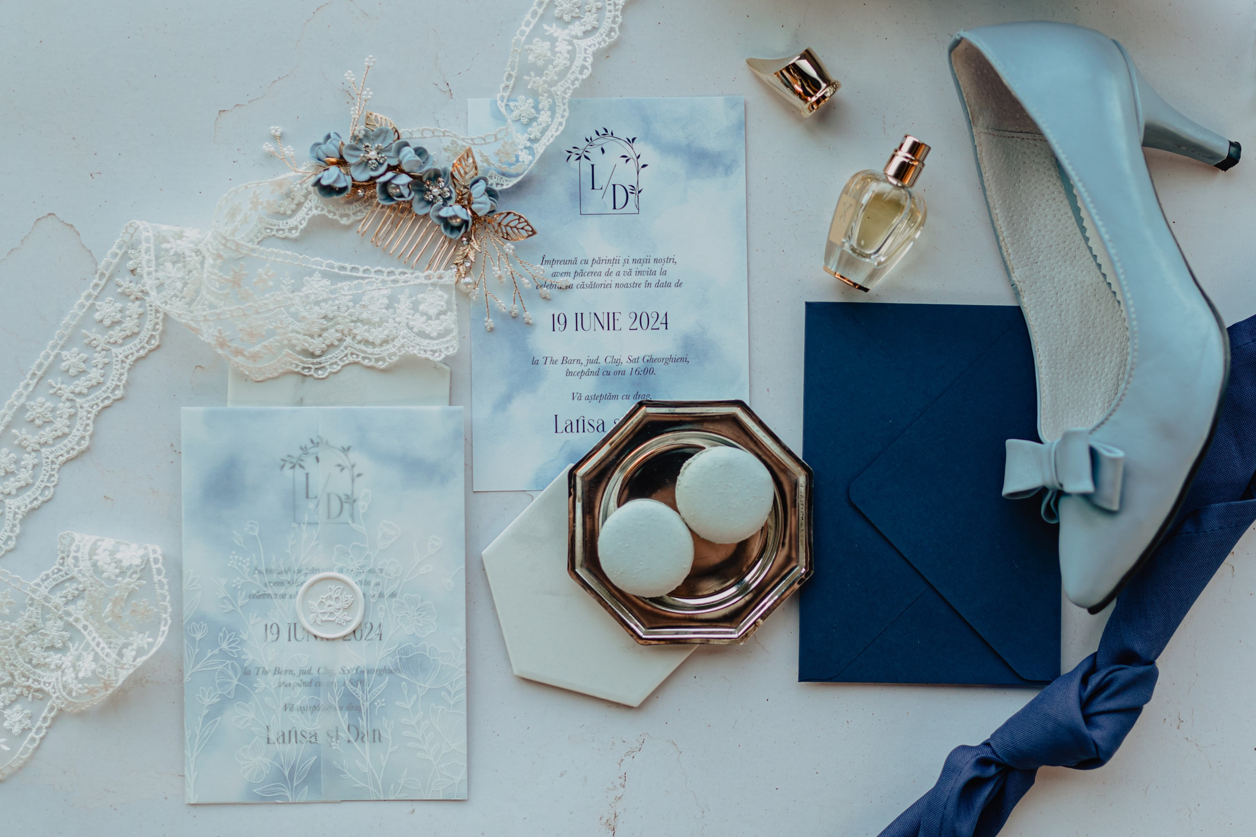 Flowers and stationary for your special day. Fotograf de nunta — documenting your love story with a touch of editorial — wedding photographer