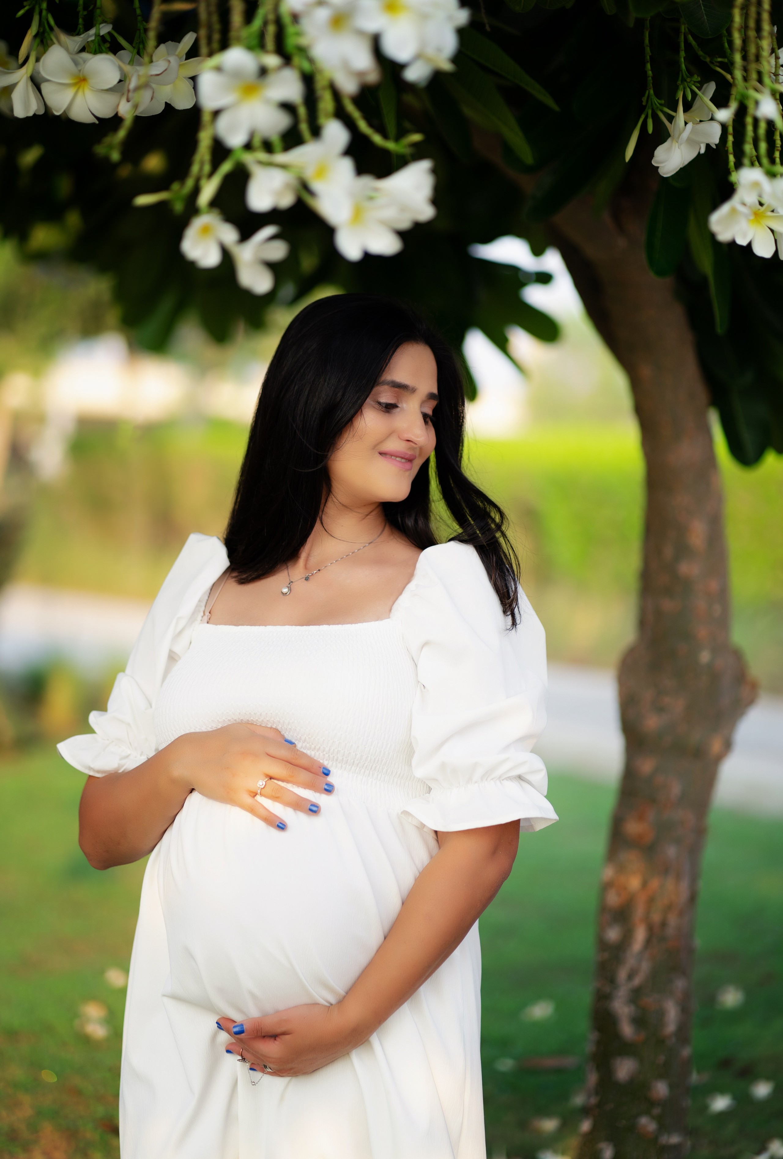 Maternity Photoshoot in Abu Dhabi — Gentle & Heartwarming Moments of Expecting. Mariia Safronova is your photographer in Abu Dhabi and Dubai
