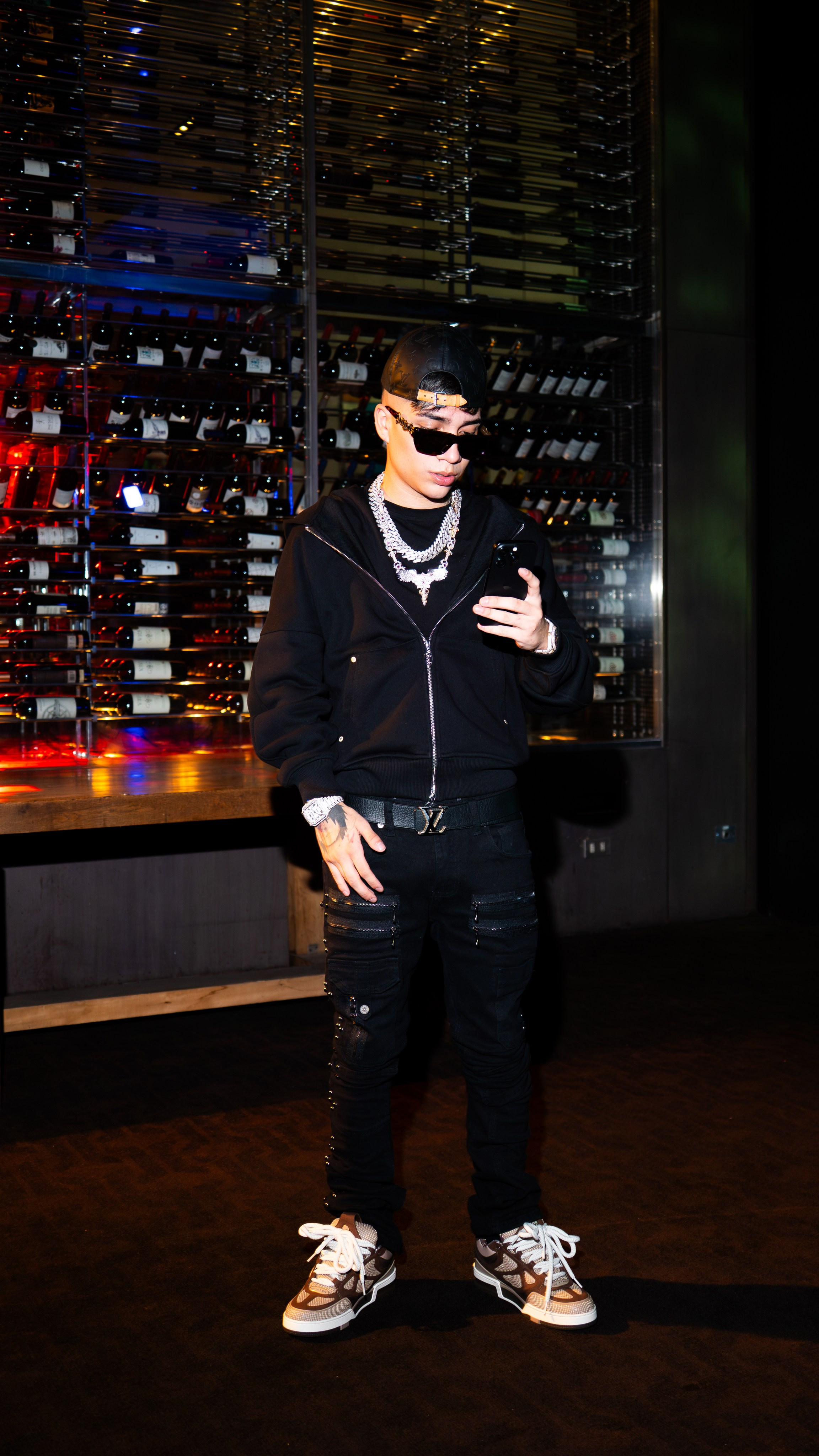 DUBAI JERE KLEIN & JAIRO VERA. DEYA BELTRAN Maquilladora, fotógrafa y vídeos