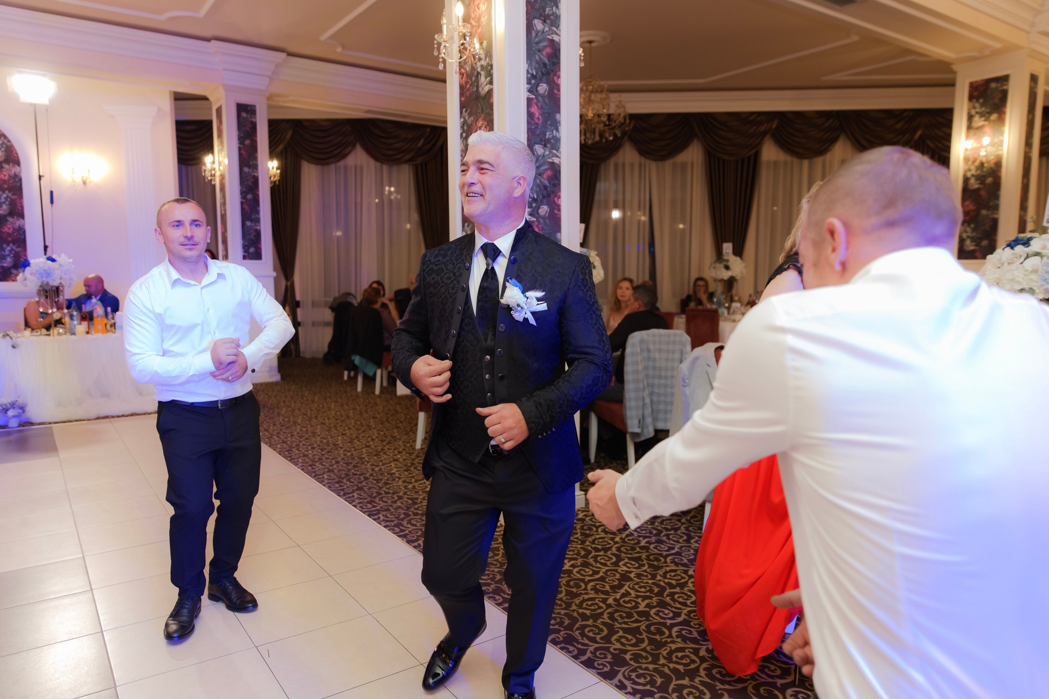 Mihai & Oana. Servicii foto-video profesionale, pentru momente de neuitat