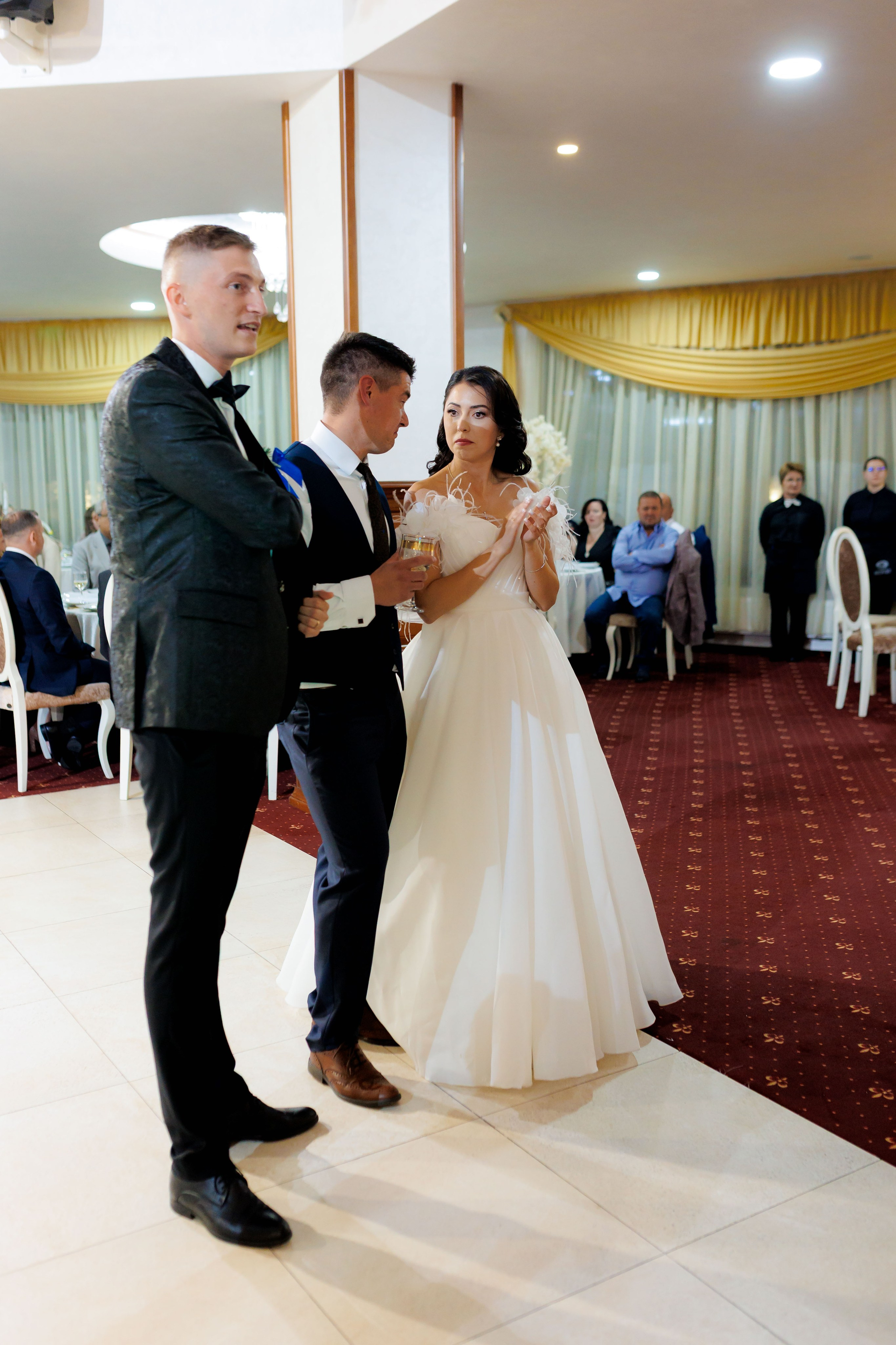 Loredana & Emilian – Ziua Nunții | Videografie - fotografie Botez Suceava, Iași, Botoșani. Servicii foto-video profesionale, pentru momente de neuitat