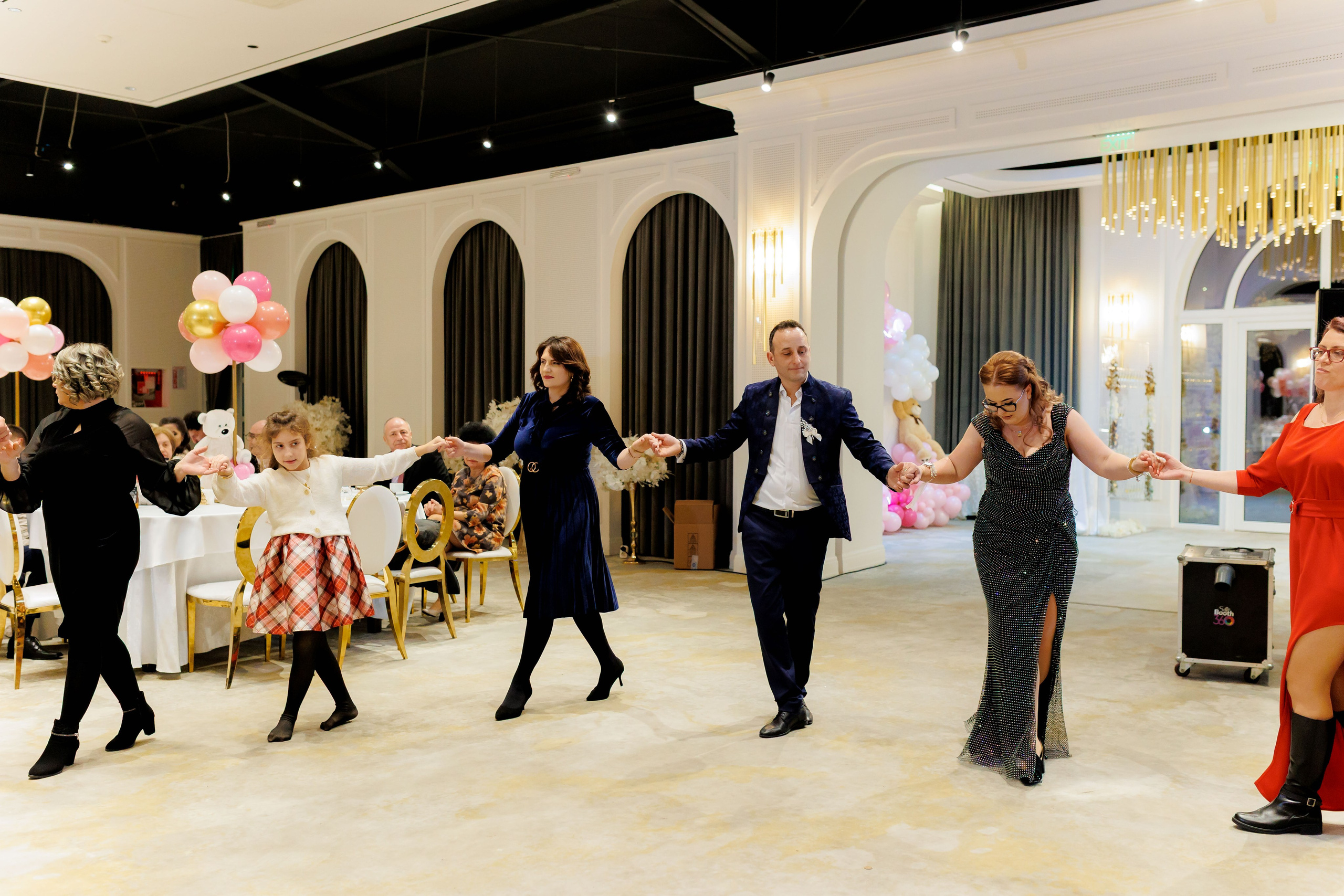 Povestea voastră, regizată de noi |Cristi Turculet Videograf Nuntă Suceava | wedding highlight. Servicii foto-video profesionale, pentru momente de neuitat