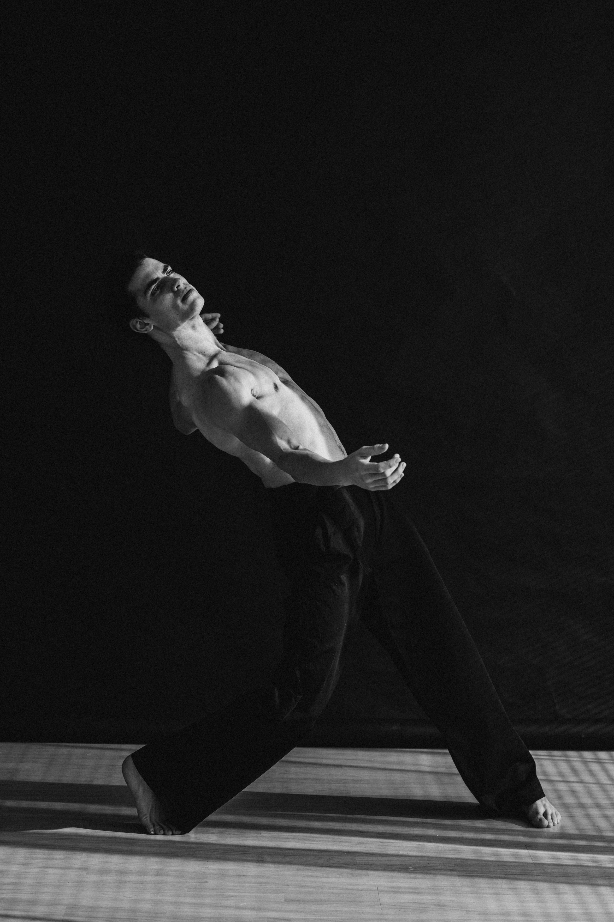 DANCERS. Victoria Olonen – Cinematic Portrait Artist | Helsinki & Europe