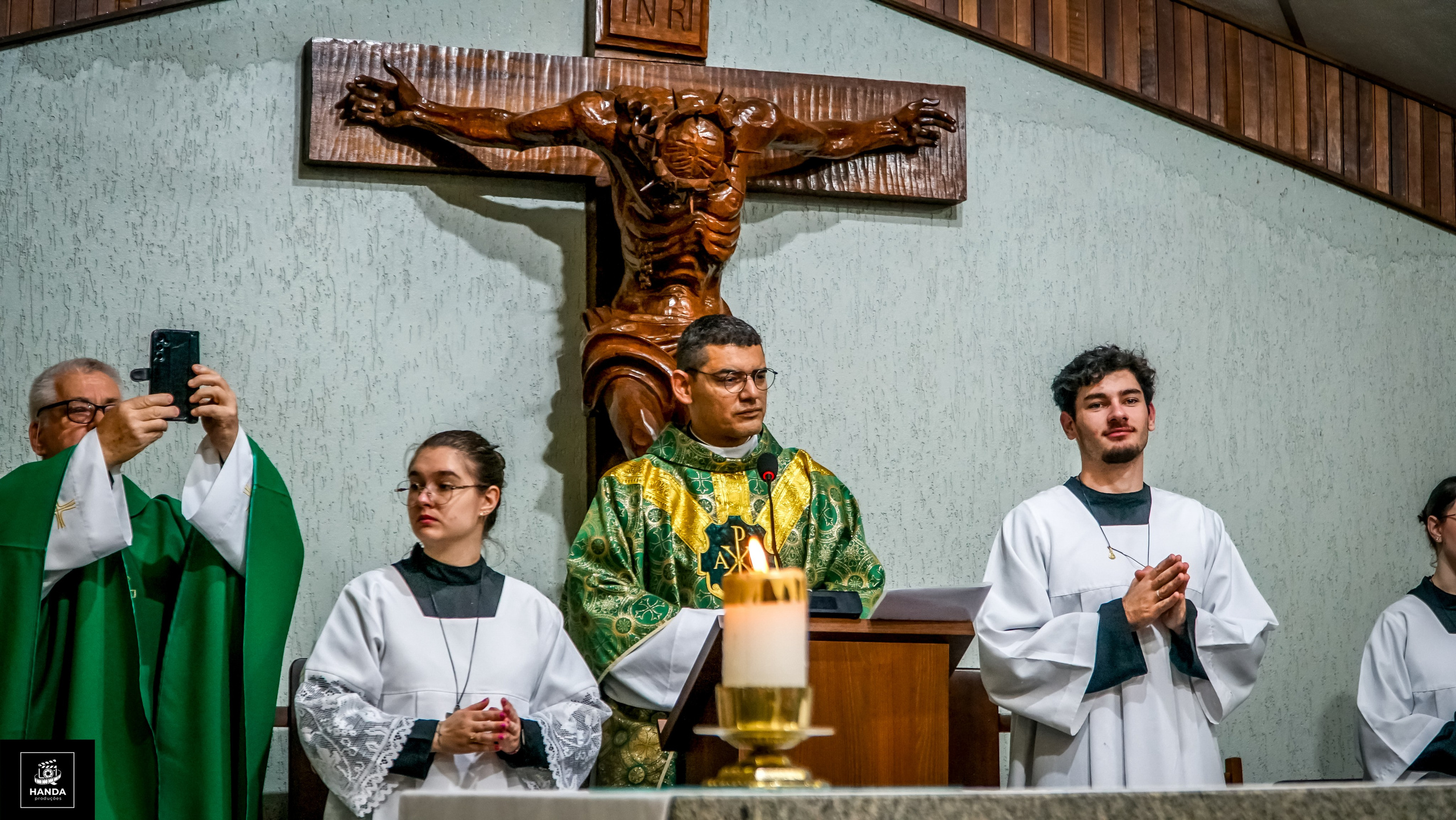 Acampamento Casais. Handa Produções