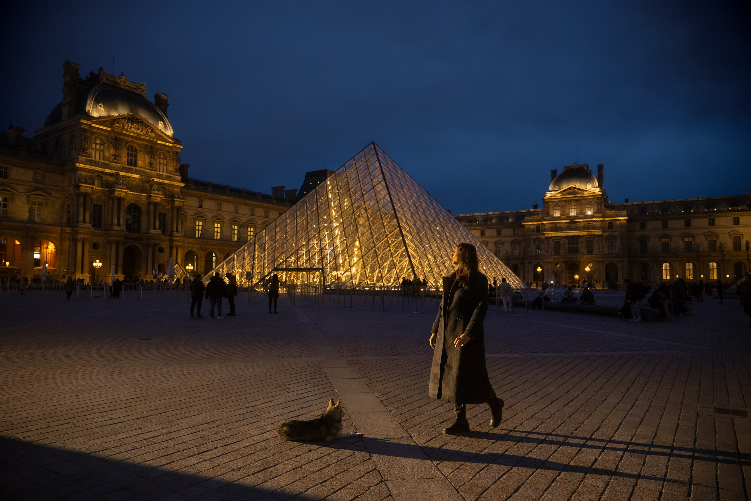 Regina & Luna in Paris. Paris photographer — Polina Osipova