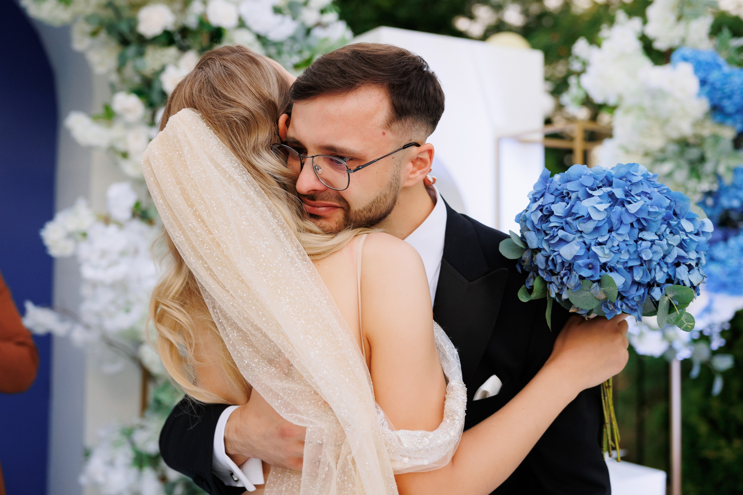 Atingerea e Dragoste. Servicii Foto Video în Chișinău și Europa ID-Brothers