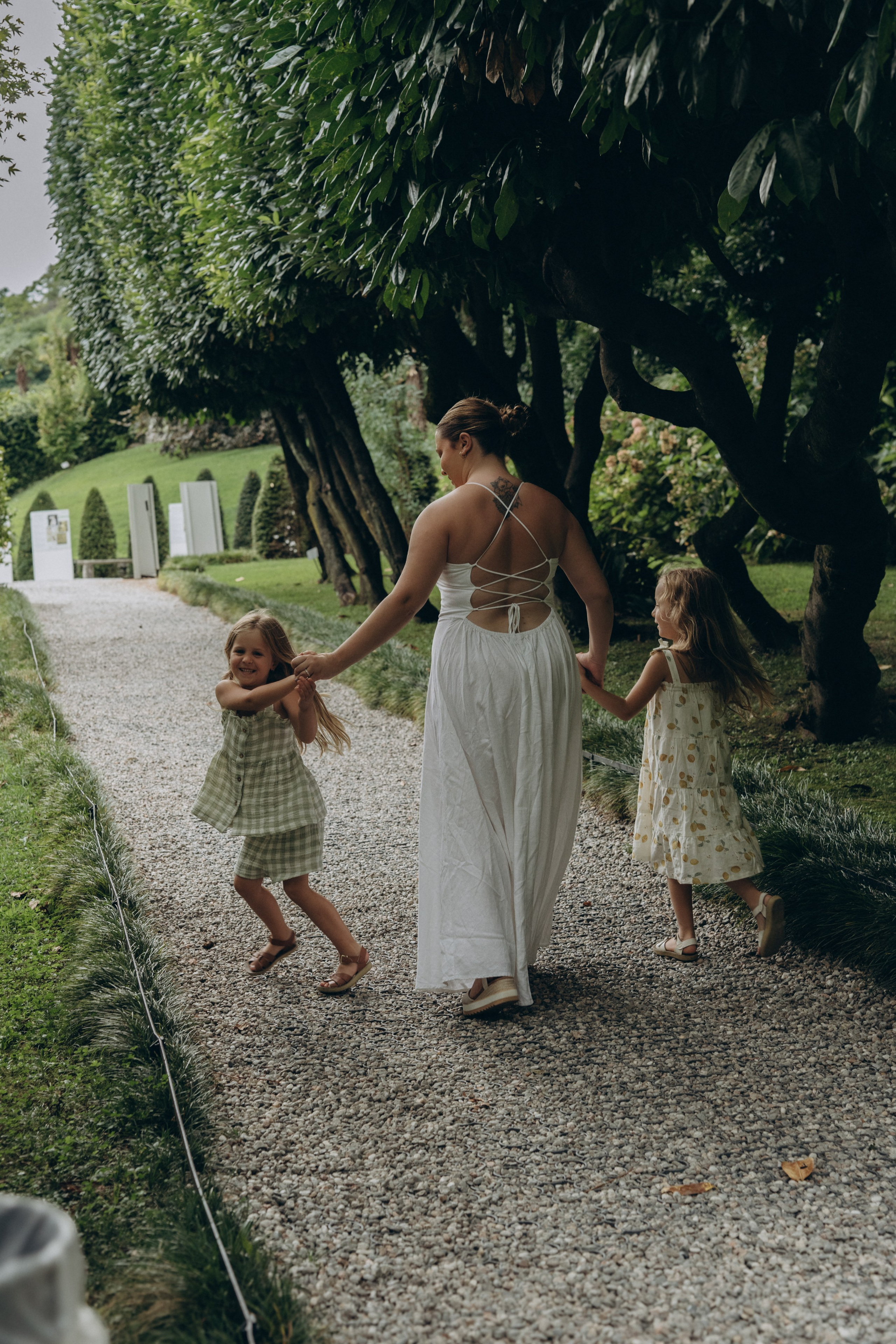 Family moments in Como Lake. PHOTOGRAPHER IN ITALY