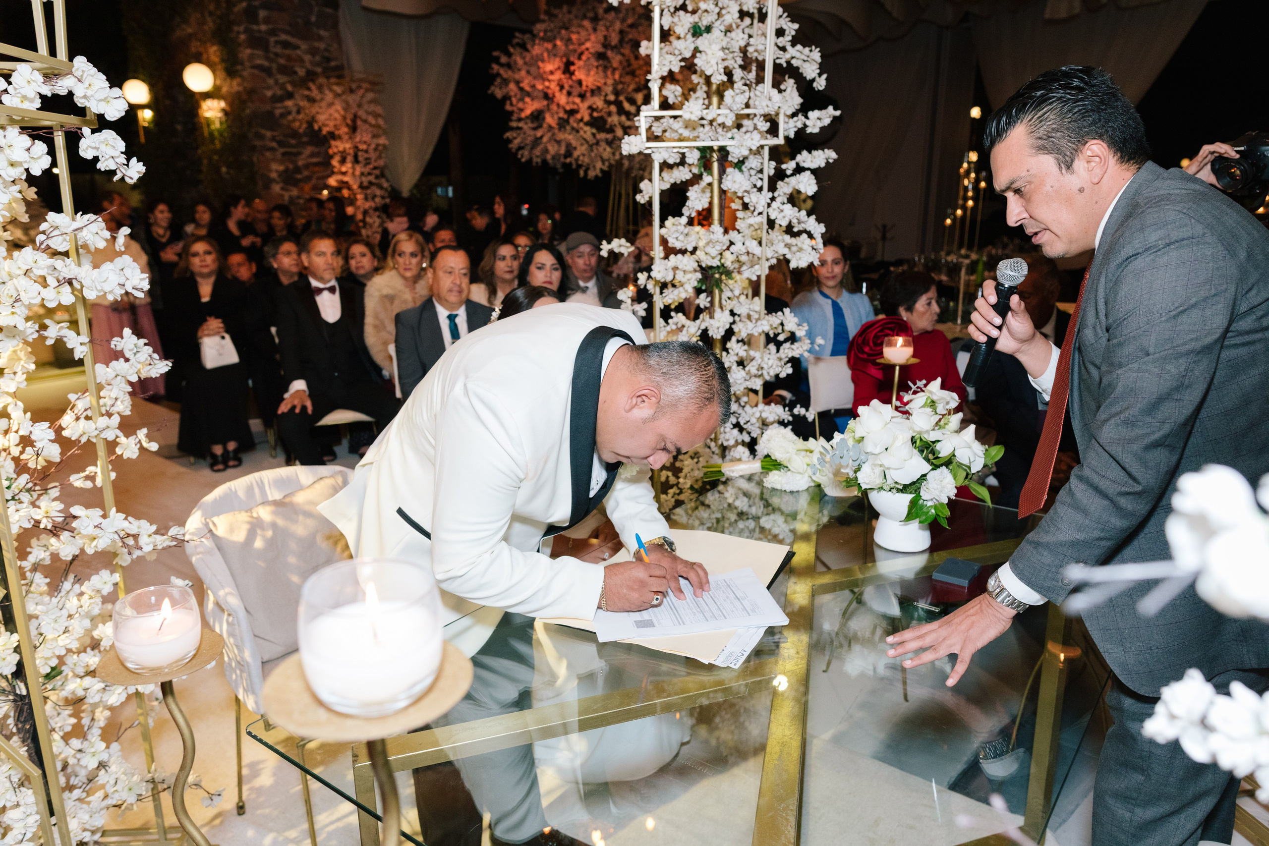 Alejandra y Salvador. Principal