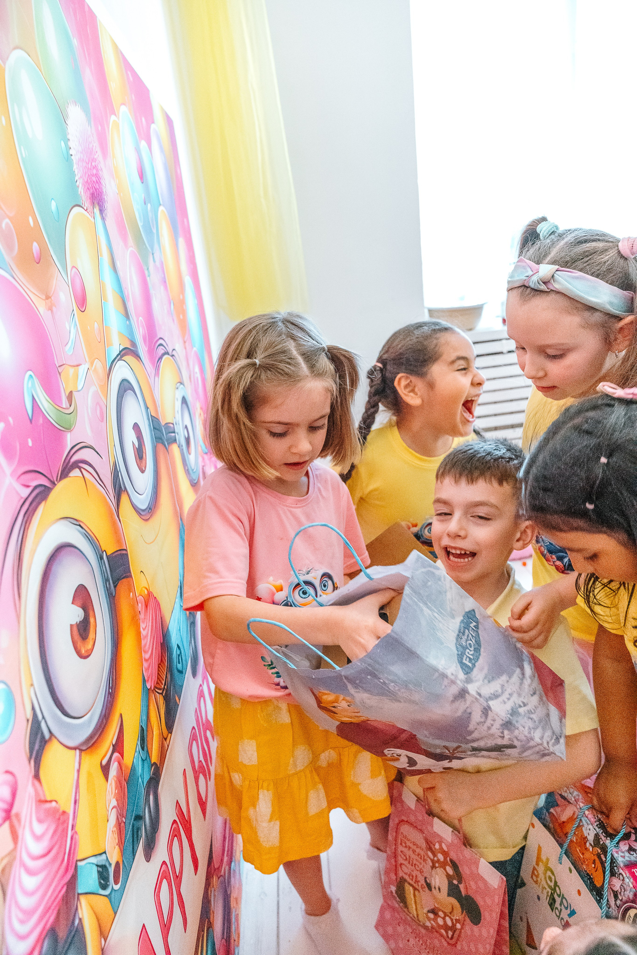 AFFITO STUDIO: SELFIE°VIDEO°BIRTHDAY PARTY. Svitlana Miahka fotografa a Genova