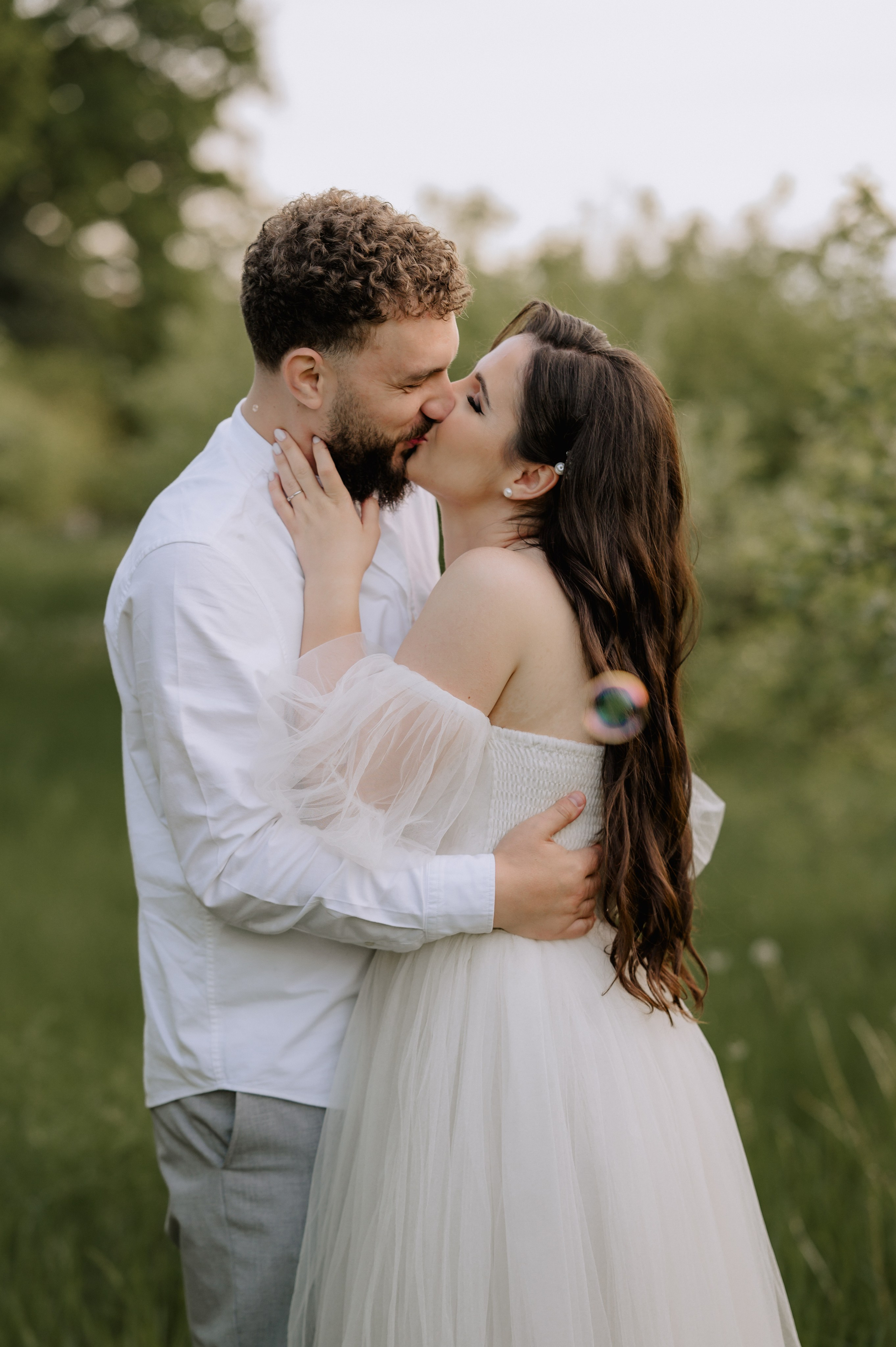 Magda + Andrei | Lovers in the garden. Proud Vision Weddings | Wedding Photography & Film — Servicii profesionale Foto Video Nunta Iasi
