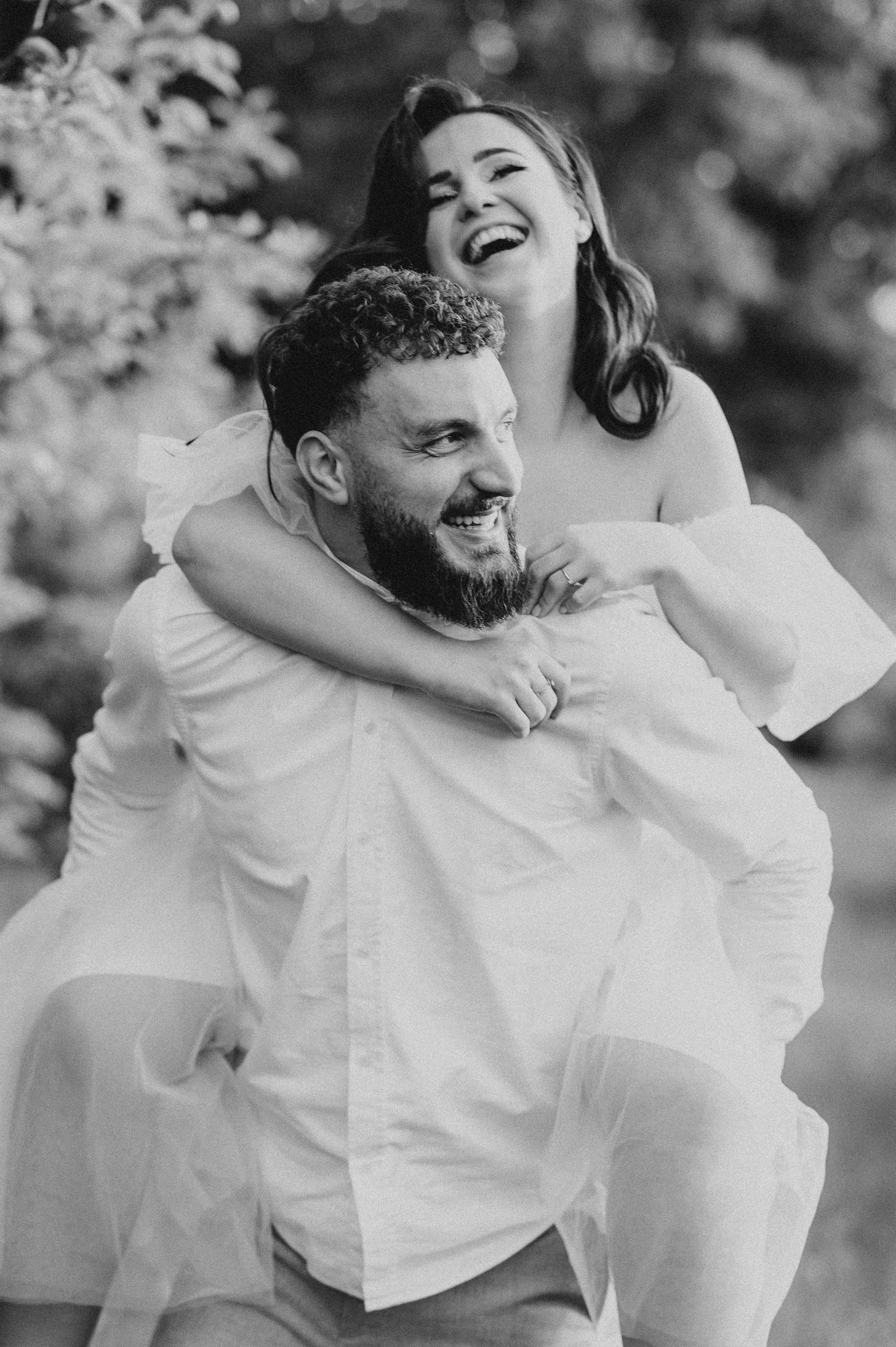 Magda + Andrei | Lovers in the garden. Proud Vision Weddings | Wedding Photography & Film — Servicii profesionale Foto Video Nunta Iasi