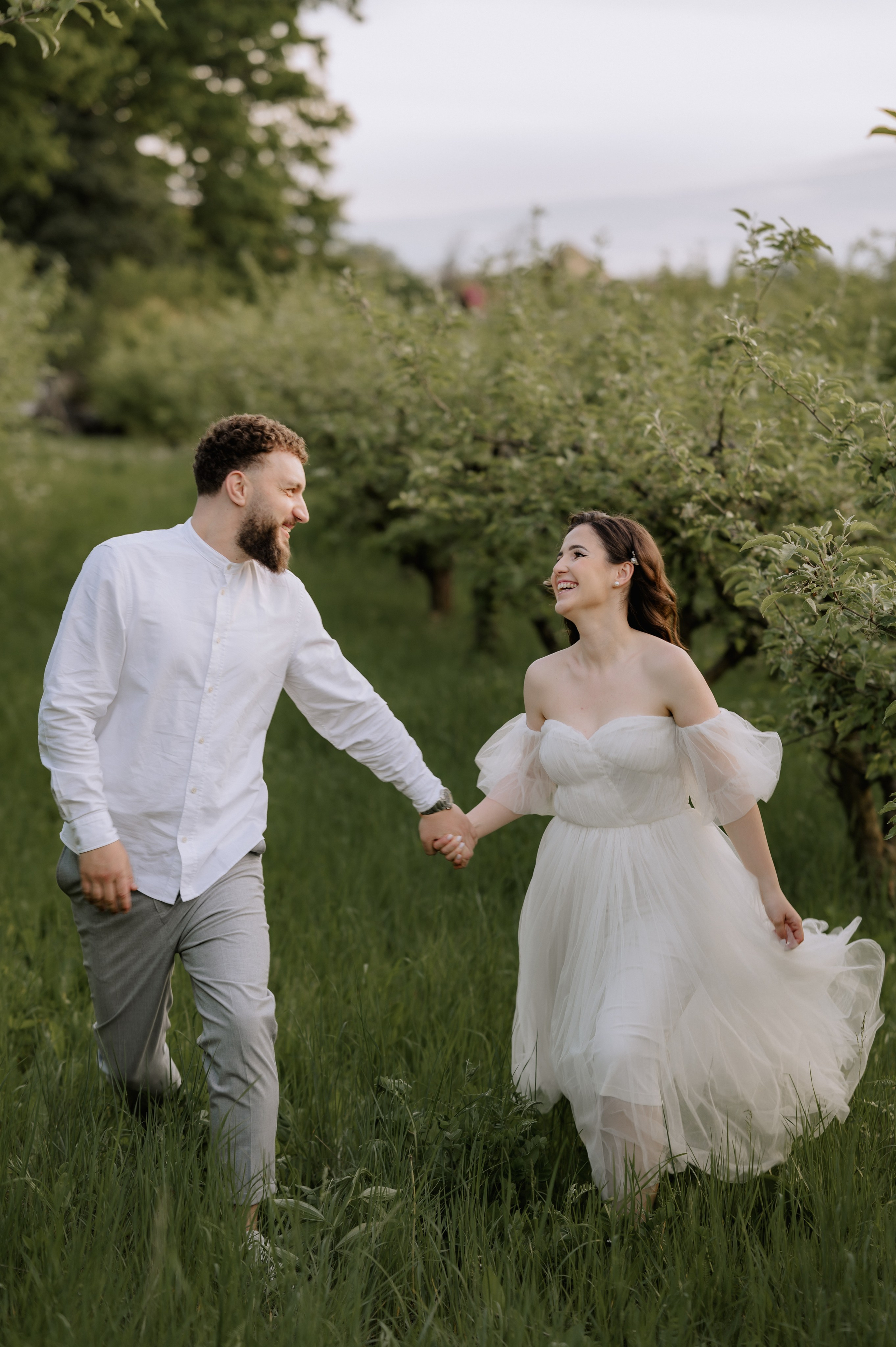 Magda + Andrei | Lovers in the garden. Proud Vision Weddings | Wedding Photography & Film — Servicii profesionale Foto Video Nunta Iasi