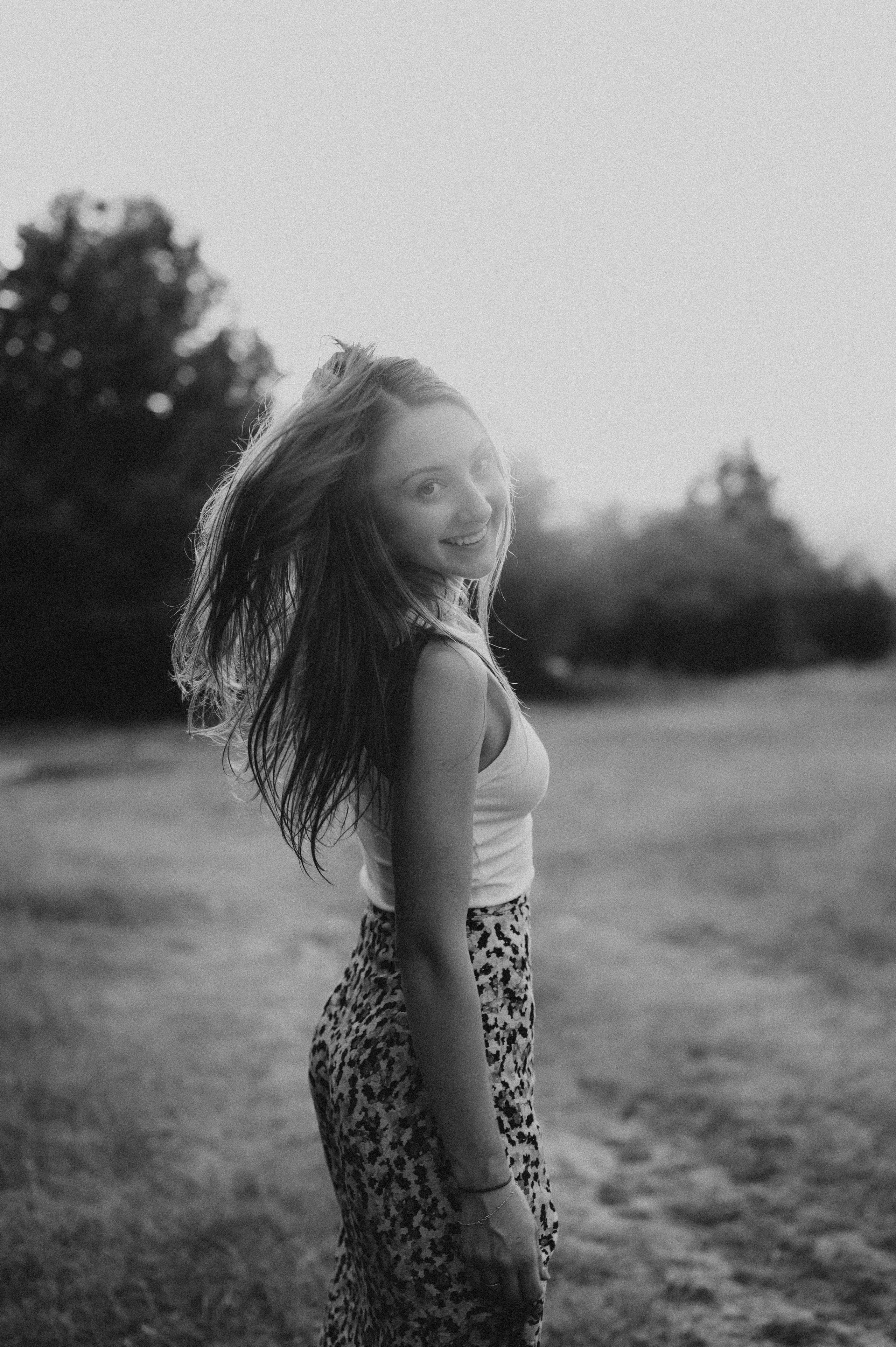 Sedinta foto in natura la apus. Proud Vision Weddings | Wedding Photography & Film — Servicii profesionale Foto Video Nunta Iasi