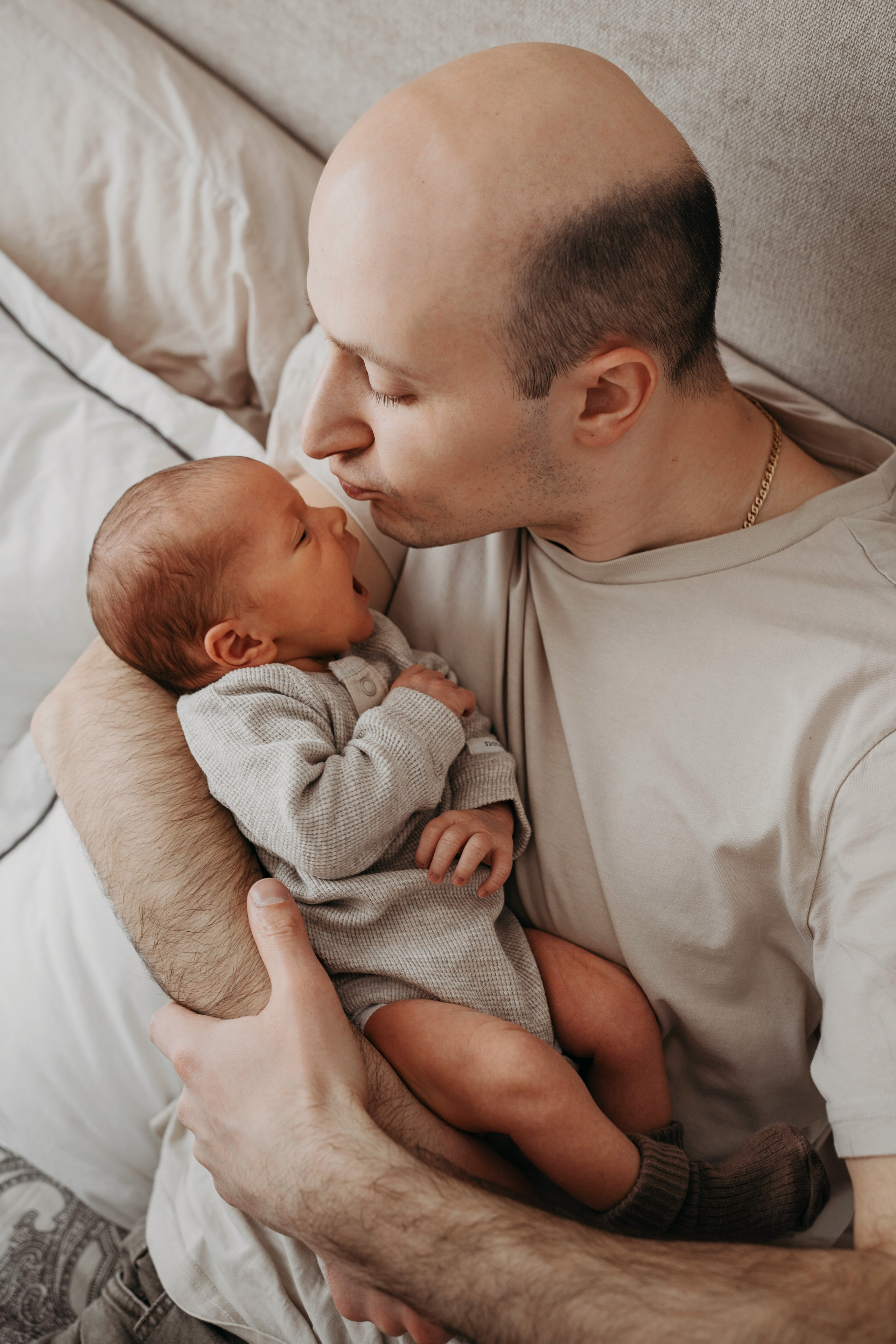 Лео и Соня (10 дней и 5 лет). Фотограф новорожденных и детей первого года Евгения Михалькевич