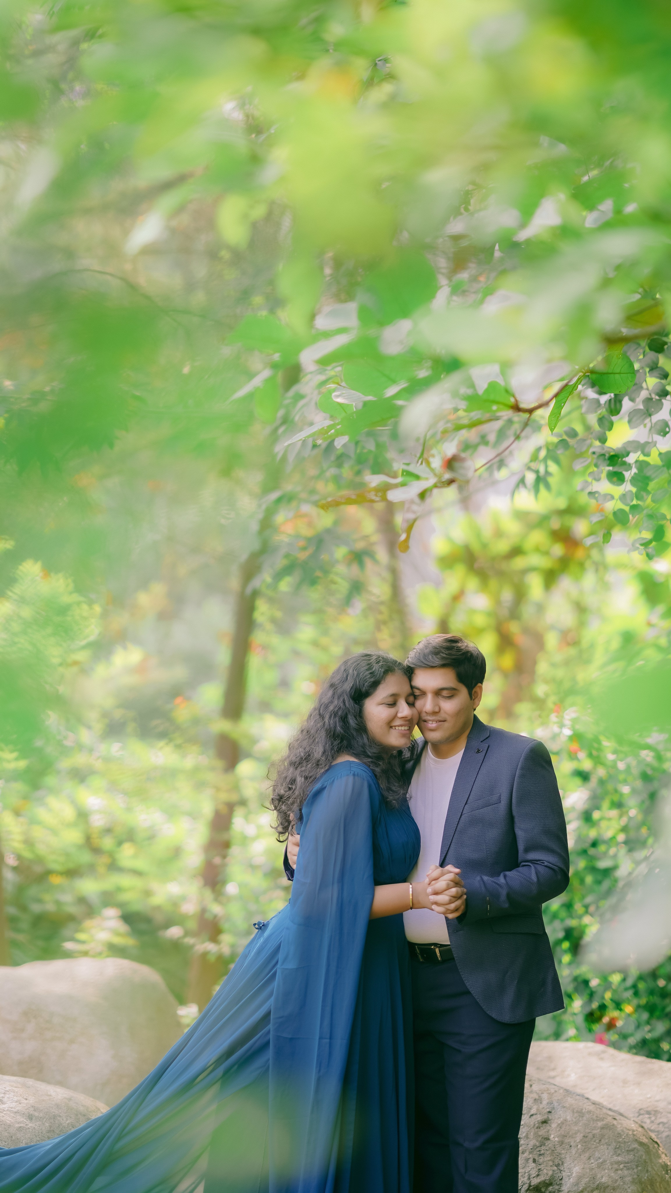 COUPLE SESSIONS. Love Emotions Weddings