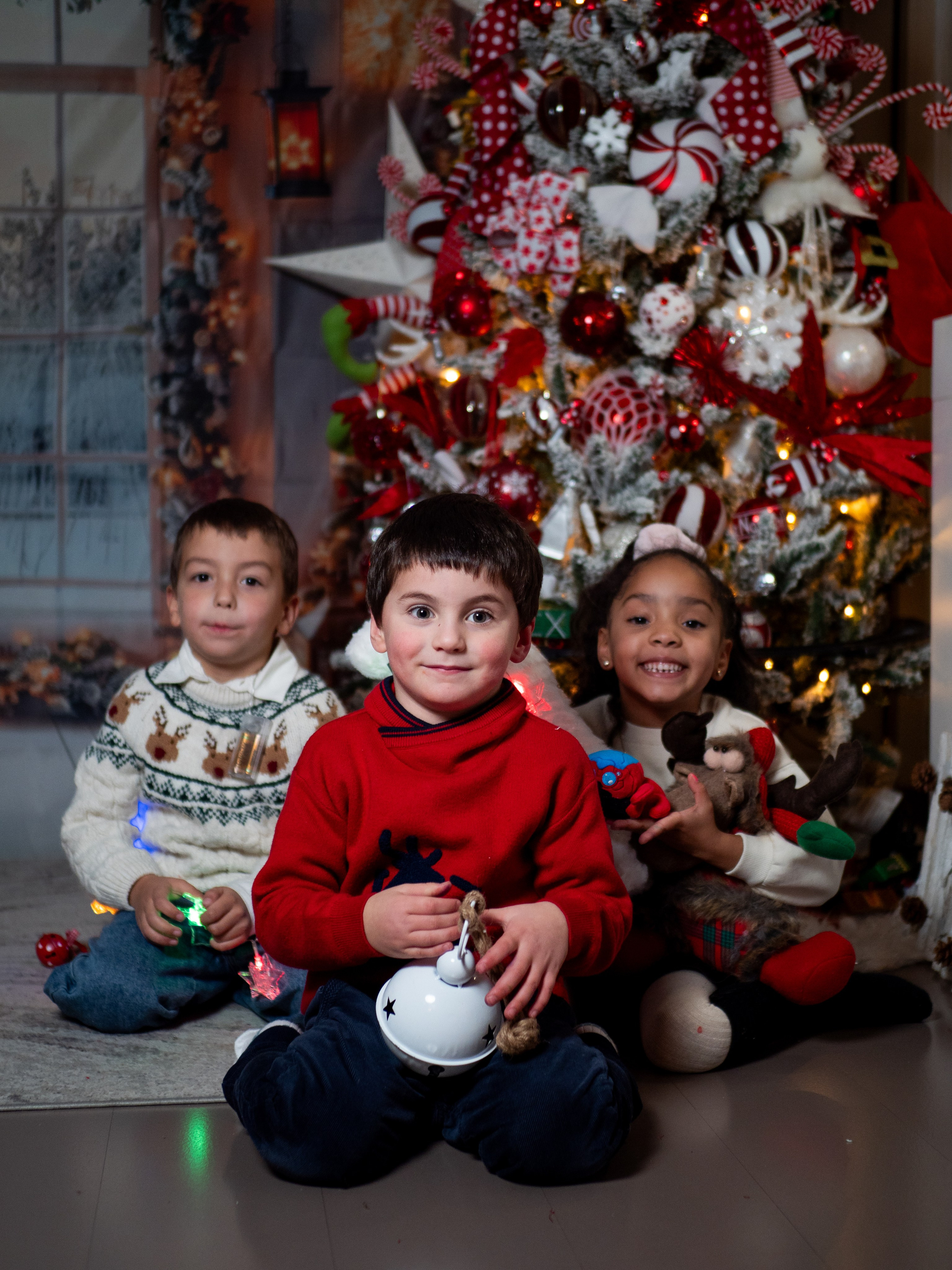 Sesión fotográfica de familia en esta ultima Navidad de 2024. Fotógrafa de Periodismo y Documentación, Teatro, Cine, Shooting para Modelos, Bodas, Bautizos, Comuniones, Familia y Eventos