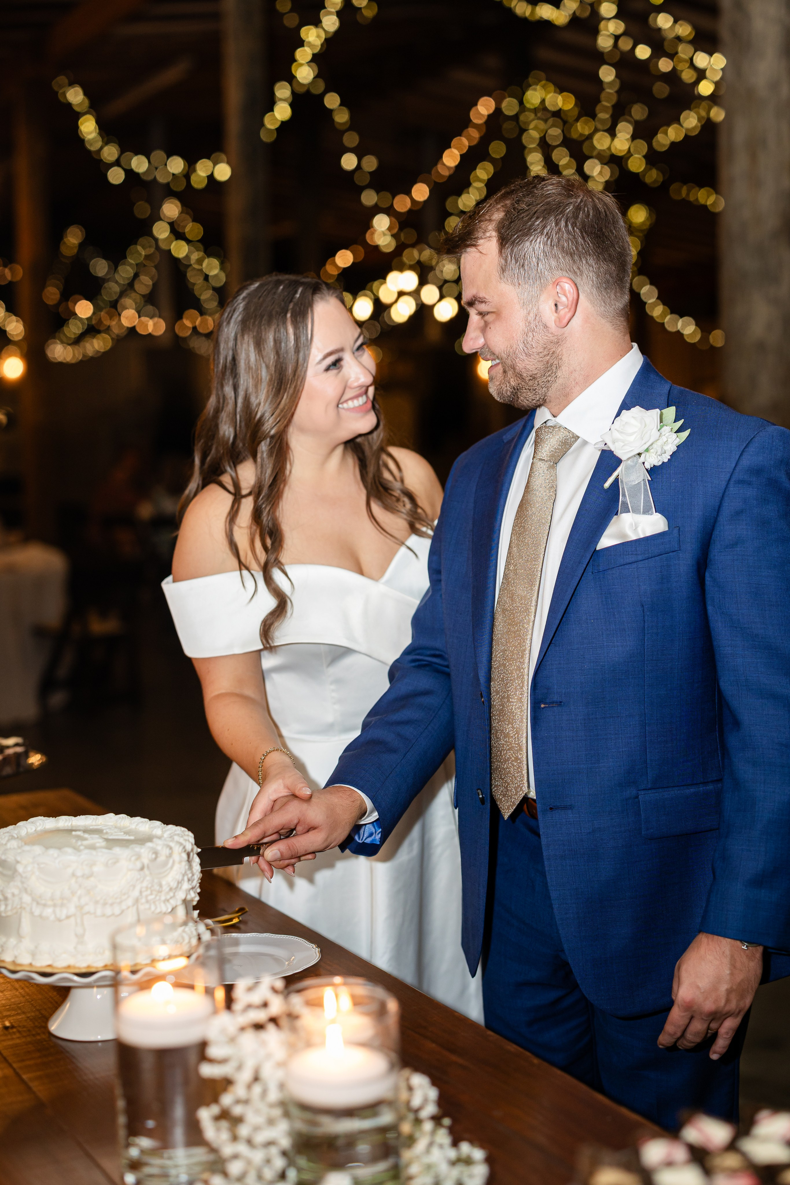 Rhodes & Allison’s Timeless Wedding at Greenbrier Farms. Wedding and portrait photography in Greenville SC