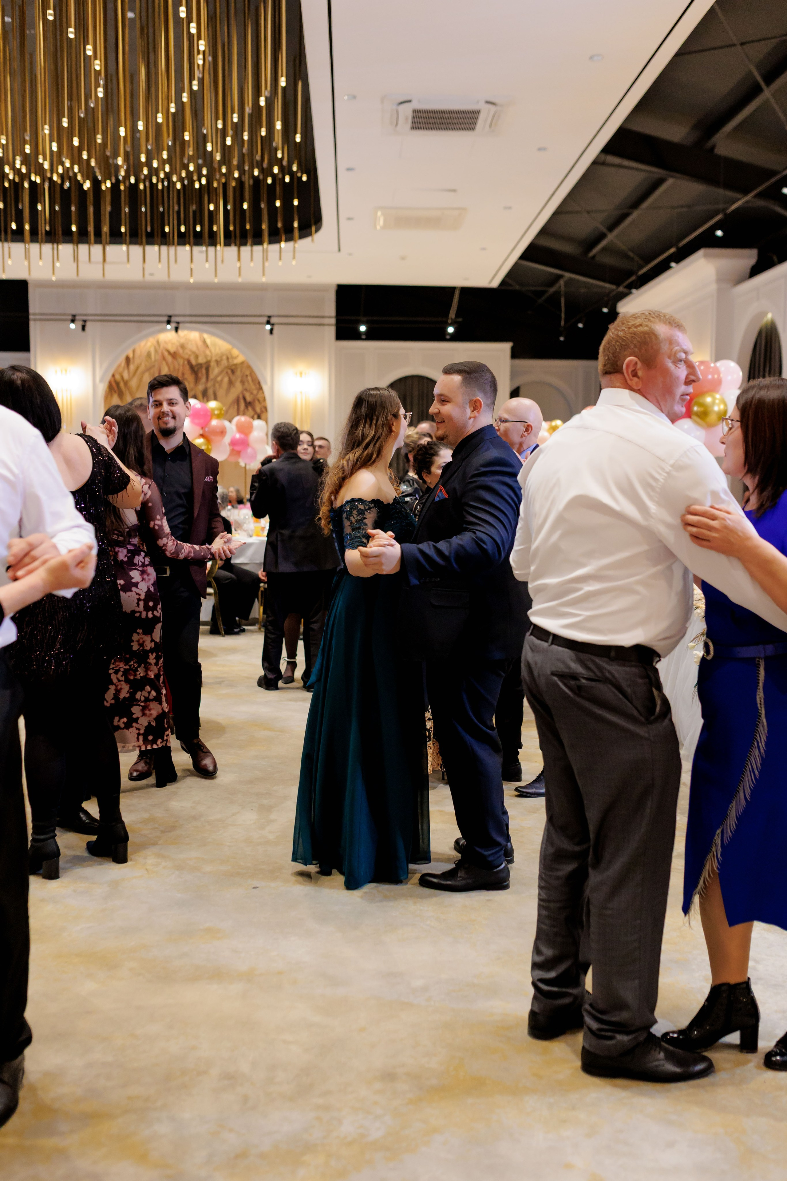 Povestea voastră, regizată de noi |Cristi Turculet Videograf Nuntă Suceava | wedding highlight. Servicii foto-video profesionale, pentru momente de neuitat