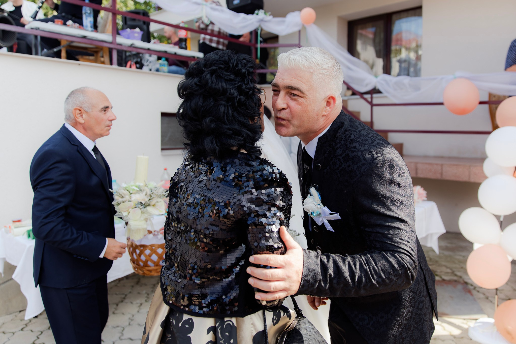 Mihai & Oana. Servicii foto-video profesionale, pentru momente de neuitat