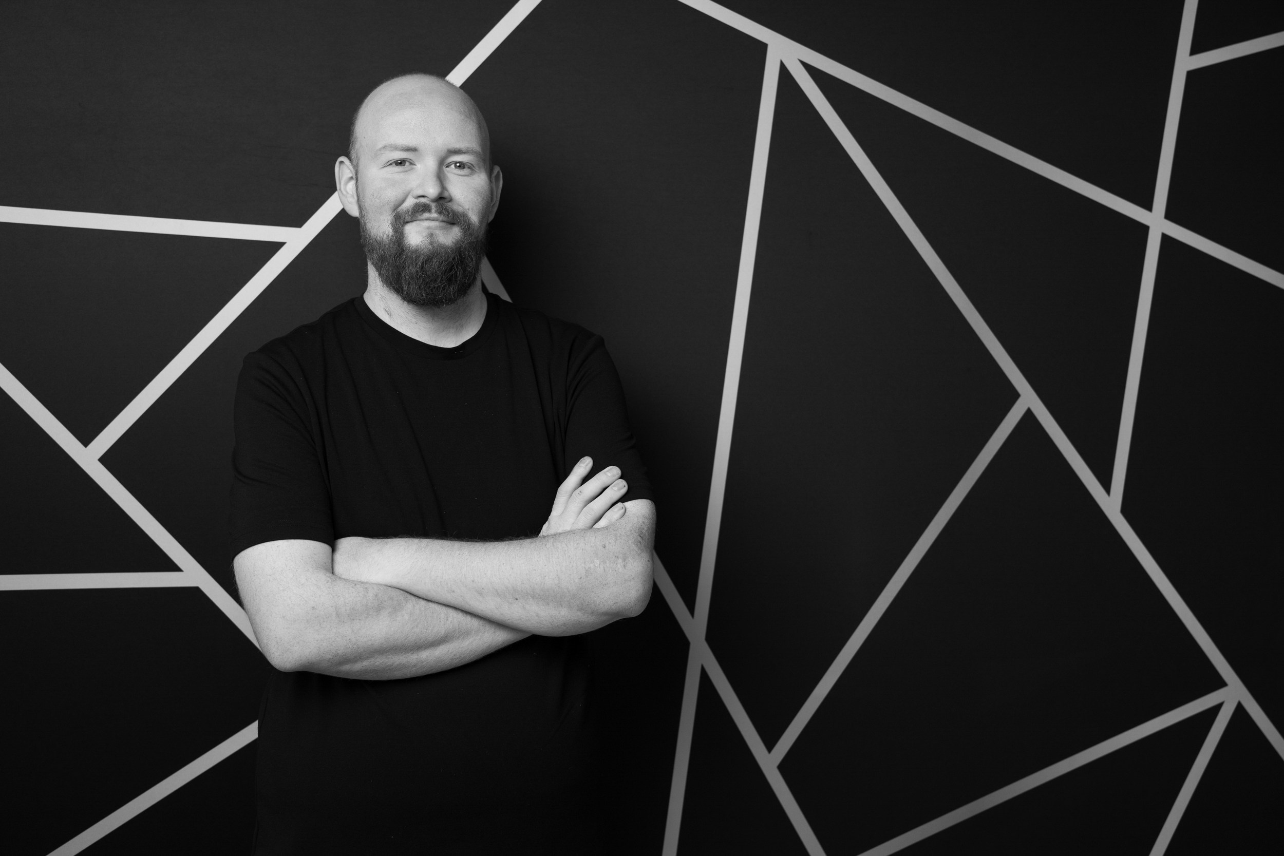 Portrete. STUDIO PORTRET — Portrete realizate cu lumină, timp și atenție. Un studio mobil dedicat fotografiei de portret