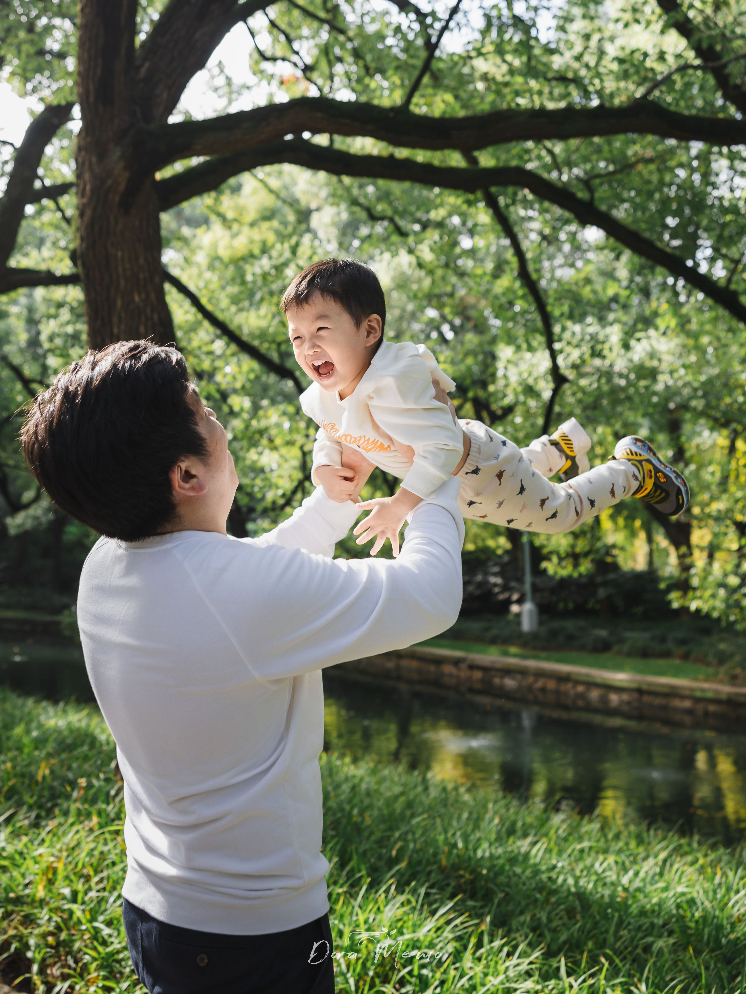 Shanghai Family Photographer | A Sunny Outdoor Family Session with a Two-Year-Old