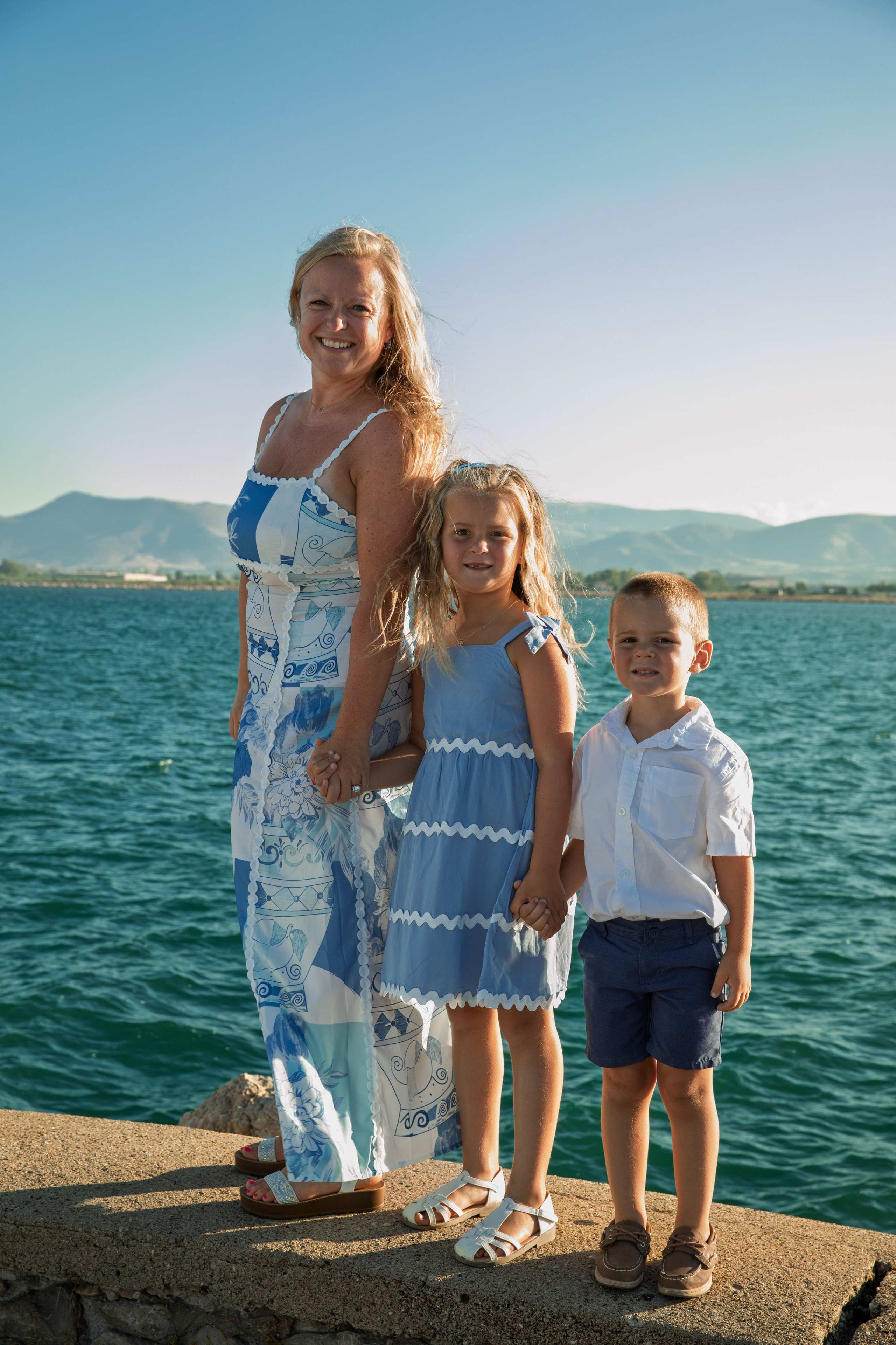 Family Kordalis (USA - Greece). Photographer Anya Khasapi. Nafplio, Greece