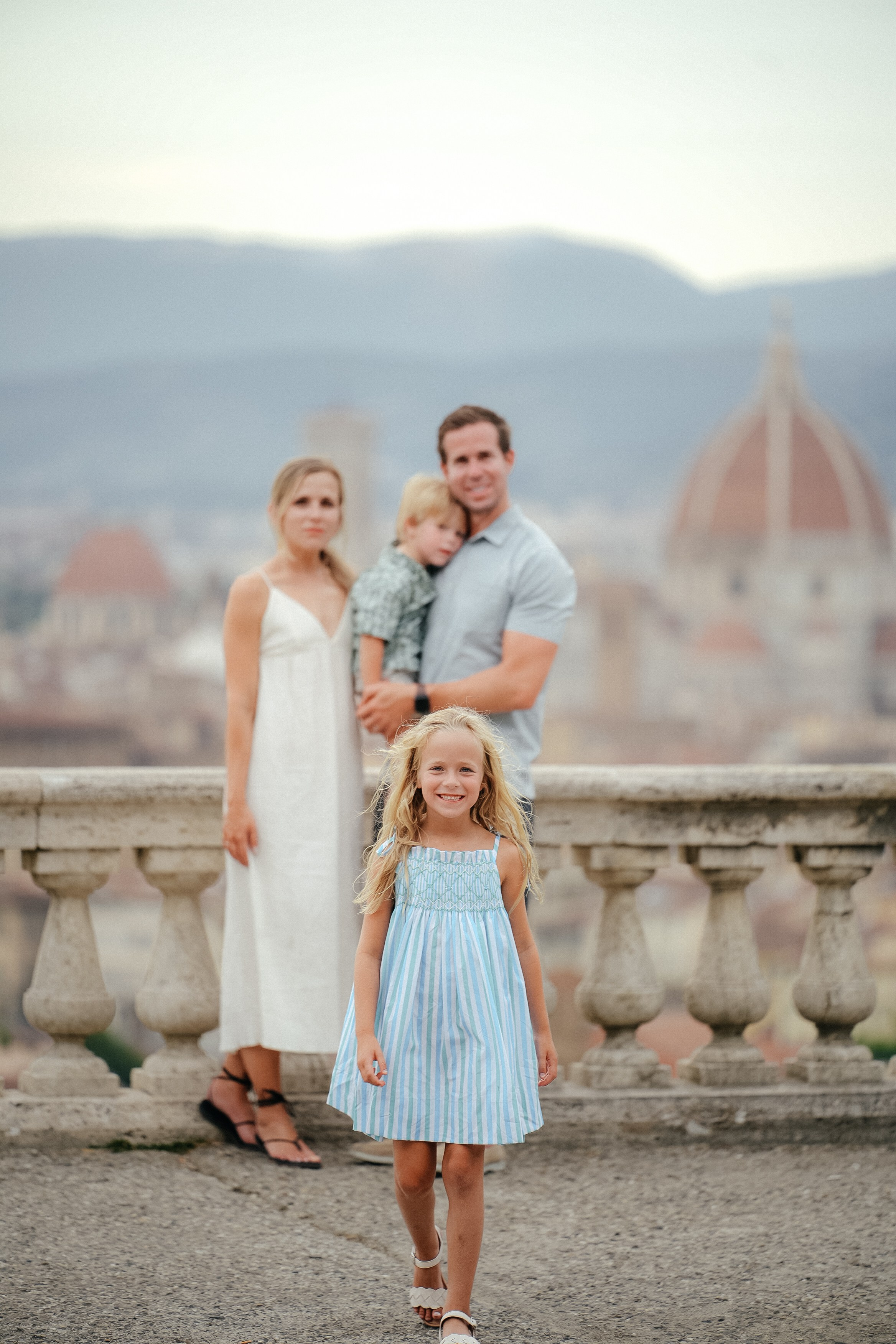 Nicole & Family. Wedding Photographer in Italy