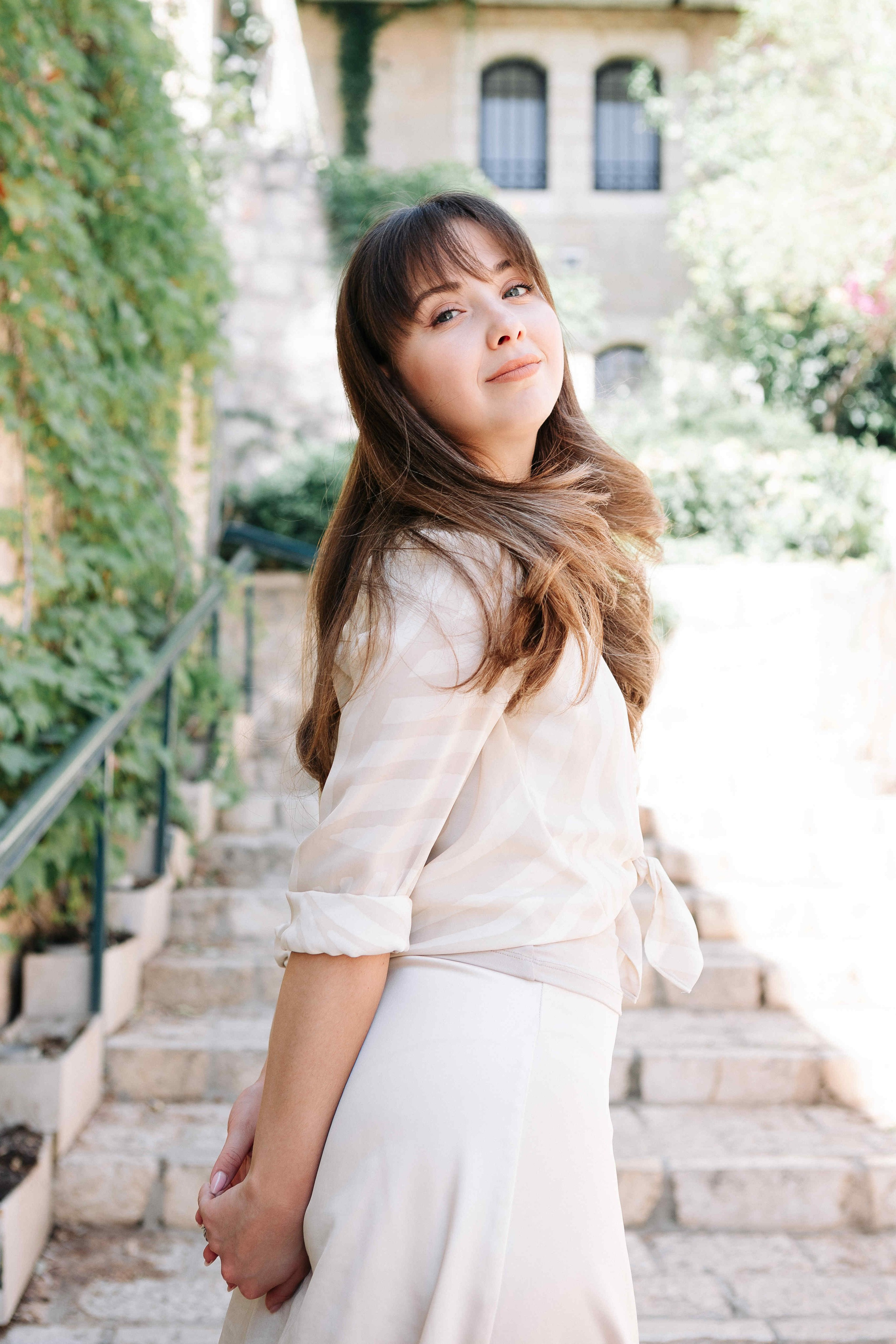 A MONTH AFTER THE WEDDING (morning). PHOTOGRAPHER IN ISRAEL