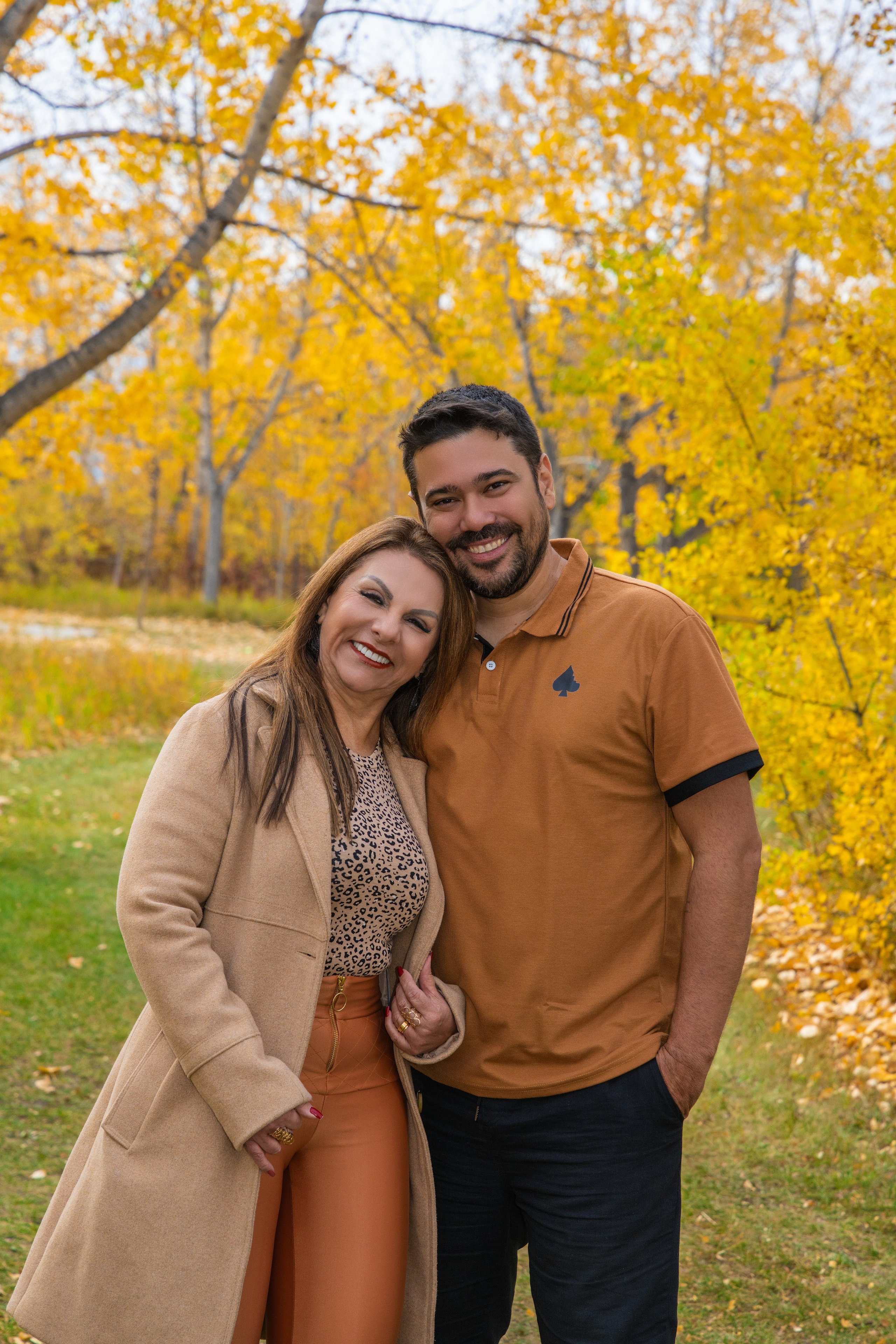 Ariana’s Family. Carlos Lima Photography — Photographer in Calgary